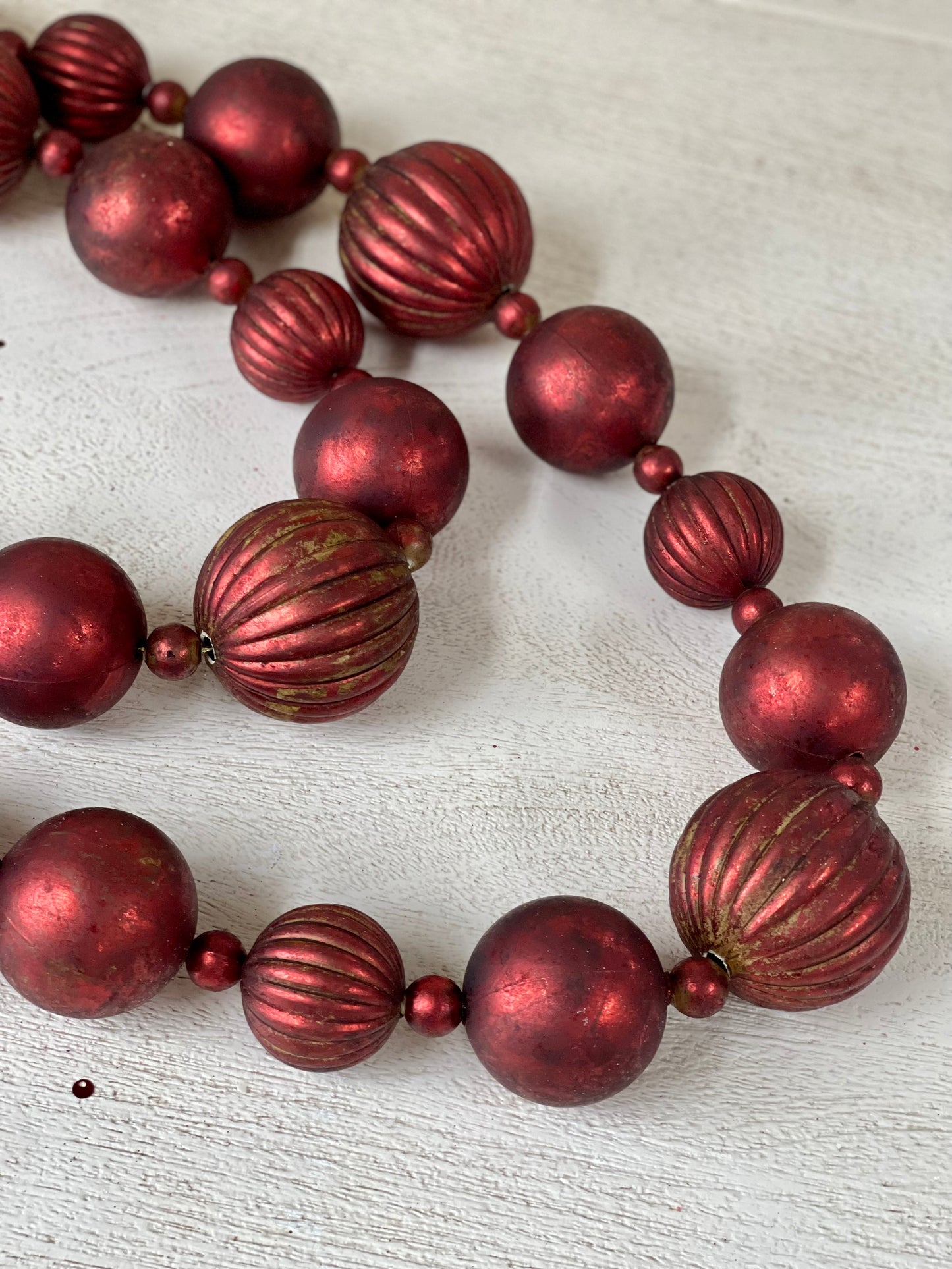 6 Foot Antique Wash Red Mixed Ball Garland