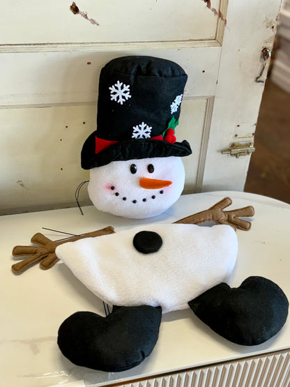 4 Piece Snowman Snowflake Hat Wreath Kit