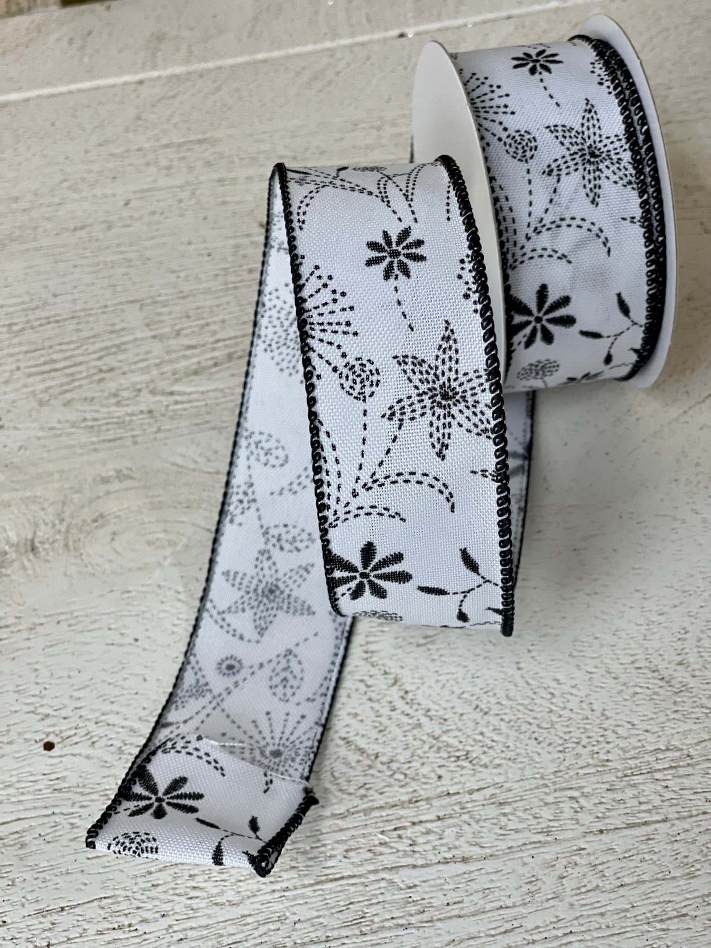 1.5 Inch By 10 Yard Black Doodle Flowers Print Ribbon