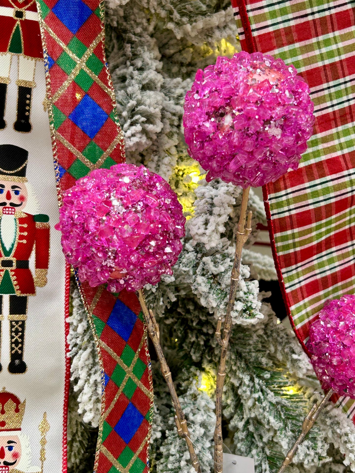 26 Inch Hot Pink Ice Ball Spray