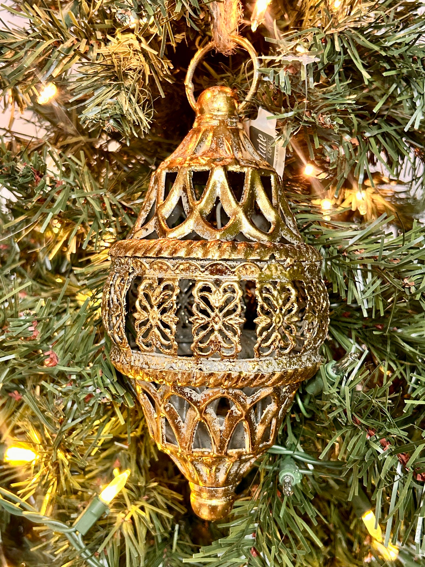 7.5 Inch Gold Metal Filigree Finial Ornament
