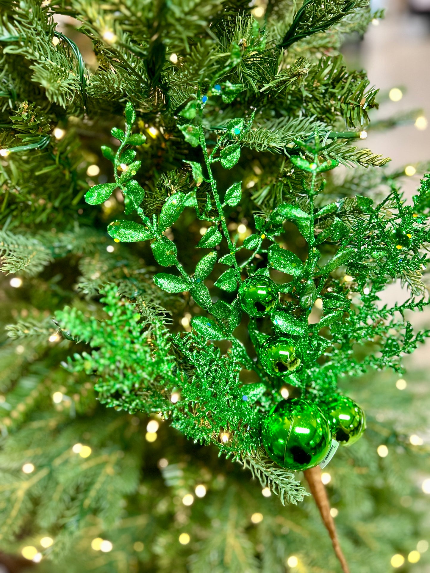 18 Inch Green Ball Berry Spray