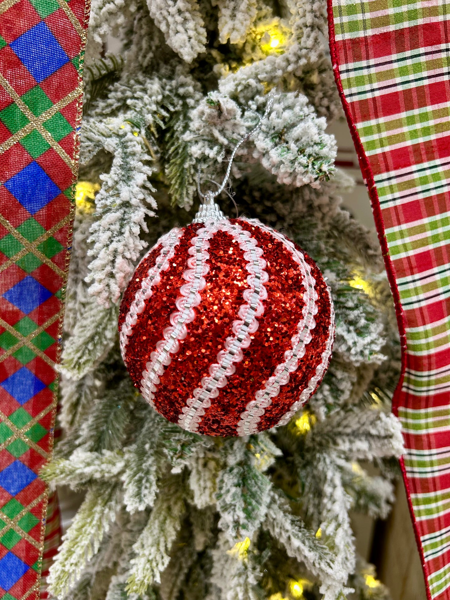 4 Inch Red And White Ball Ornament