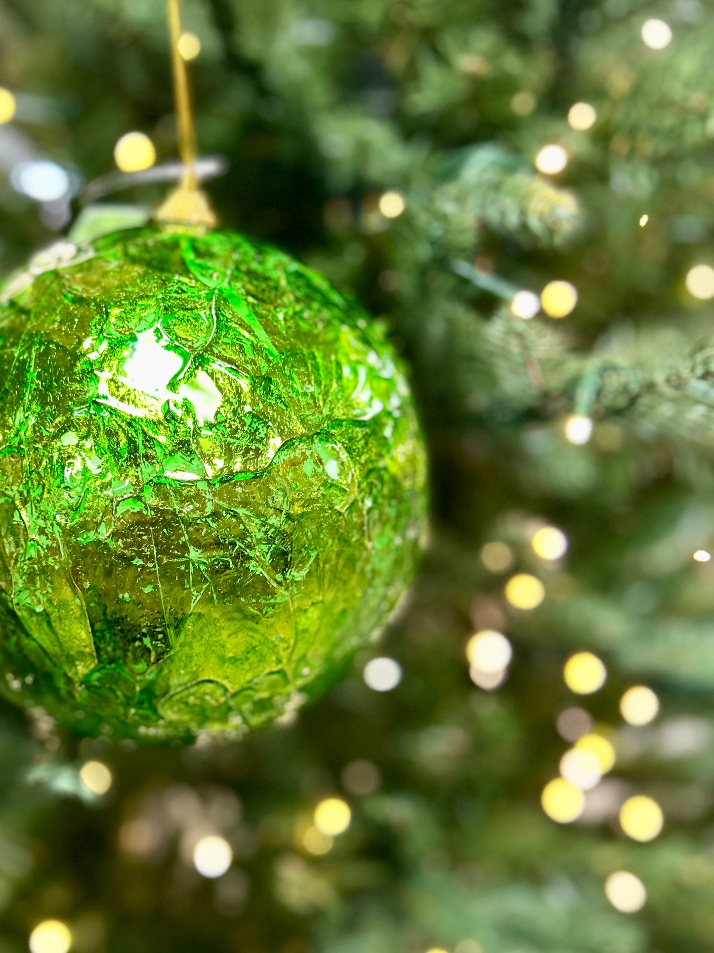 6 Inch Green Crinkle Foil Ball Ornament