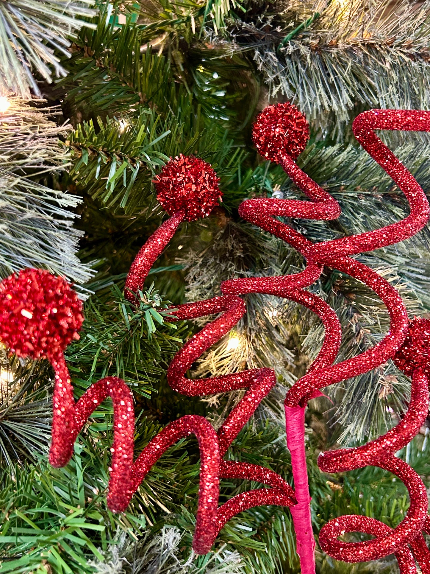 26 Inch Red Glitter Curly Ball Spray