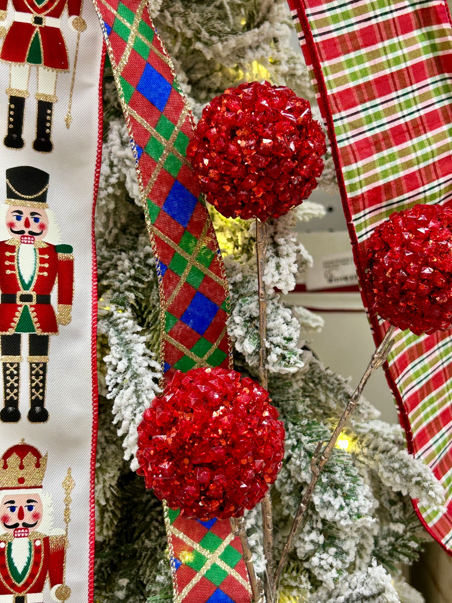 26 Inch Red Ice Ball Spray