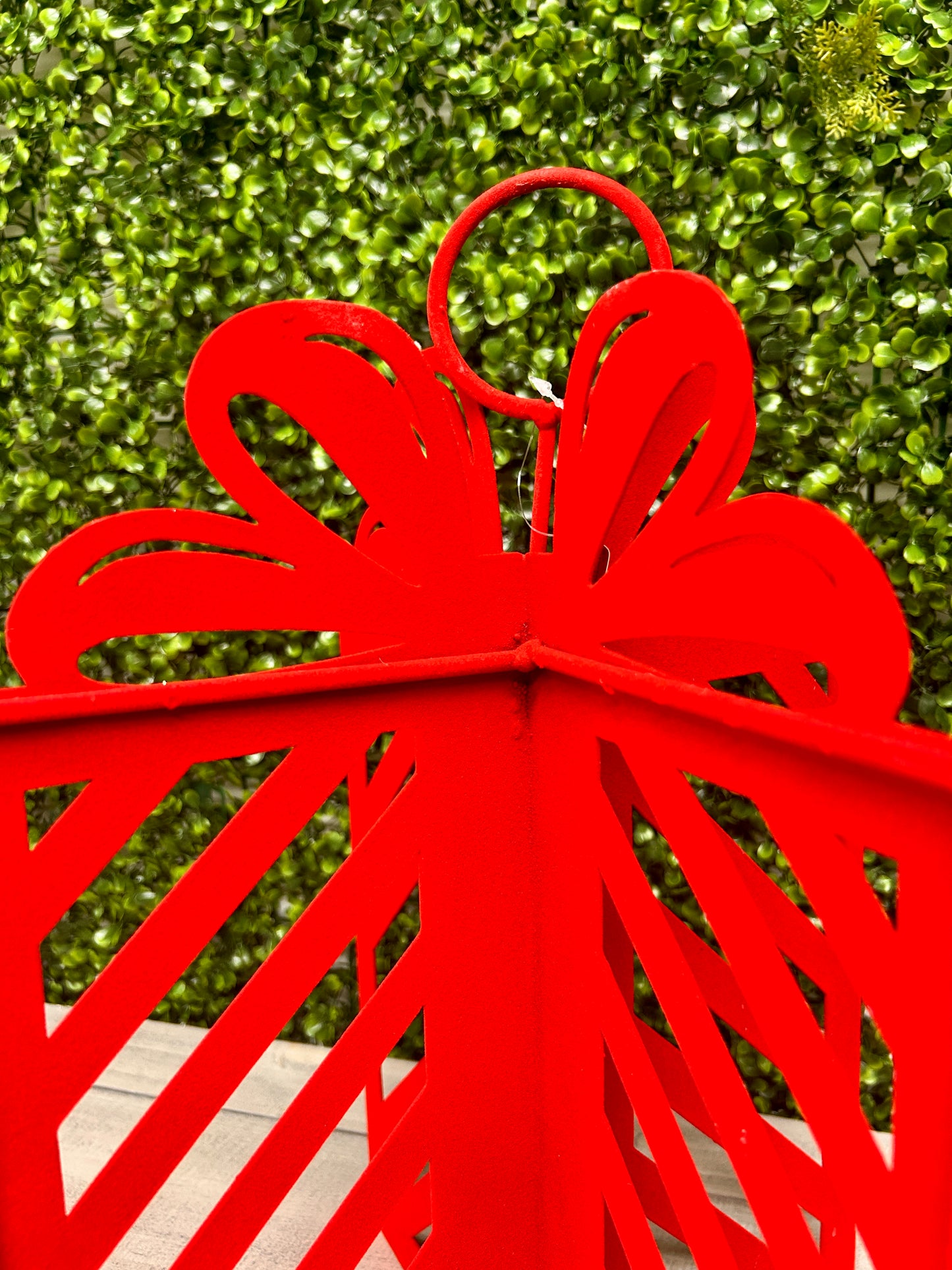 Metal Red And White Flocked Dimensional Gift Box Two Assorted