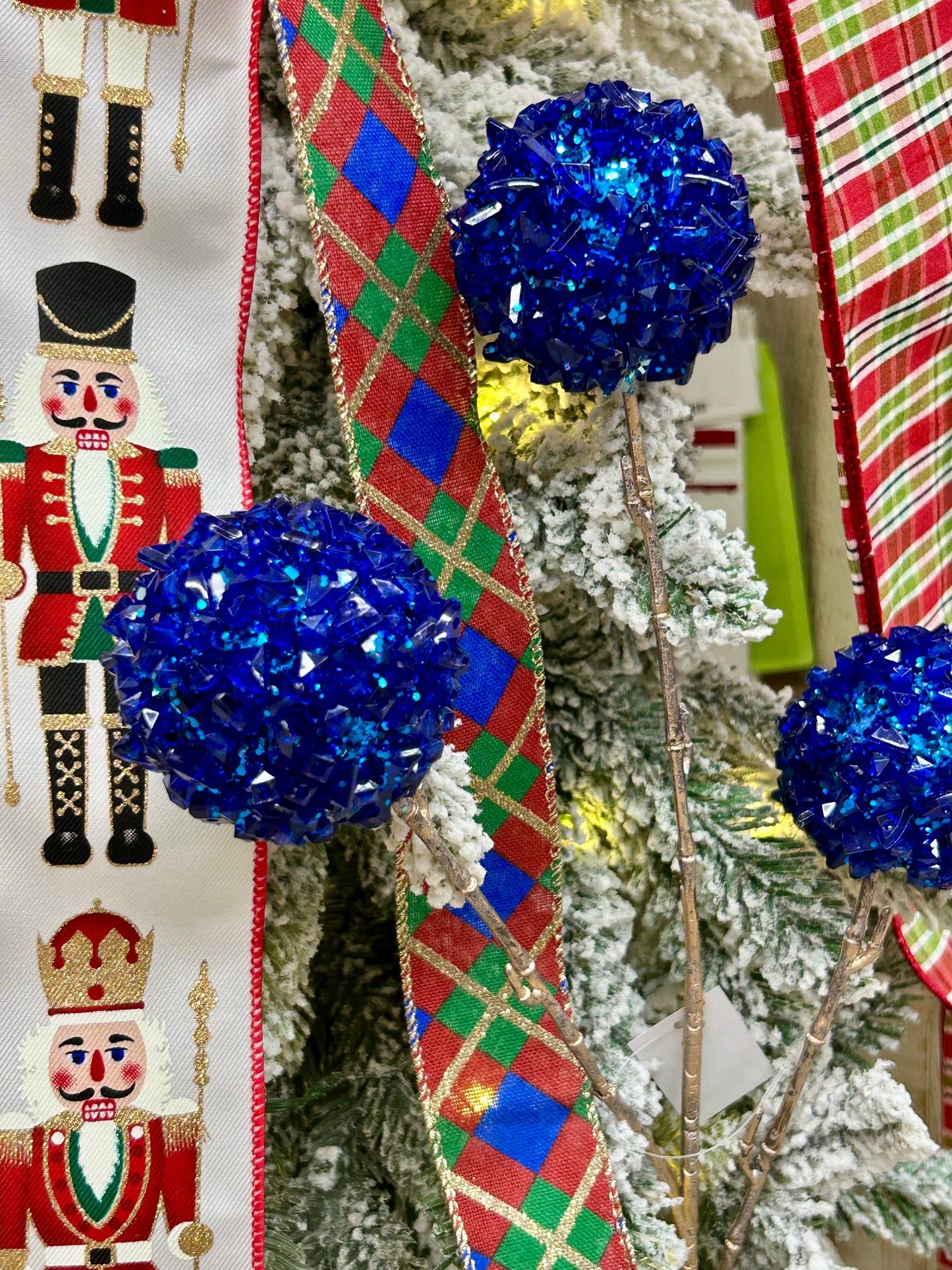 26 Inch Royal Blue Ice Ball Spray