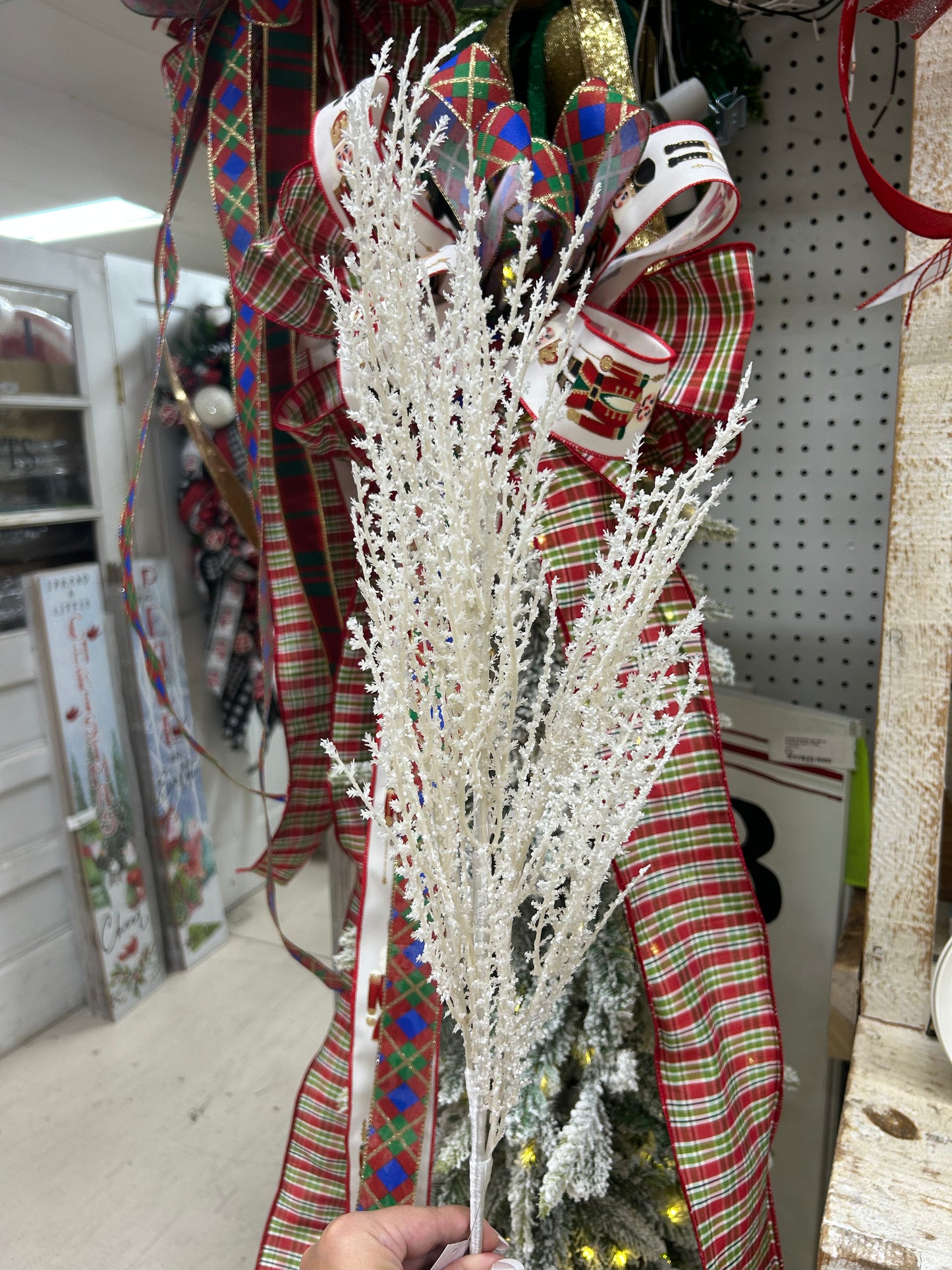 31 Inch Cream Ice Pampas Spray