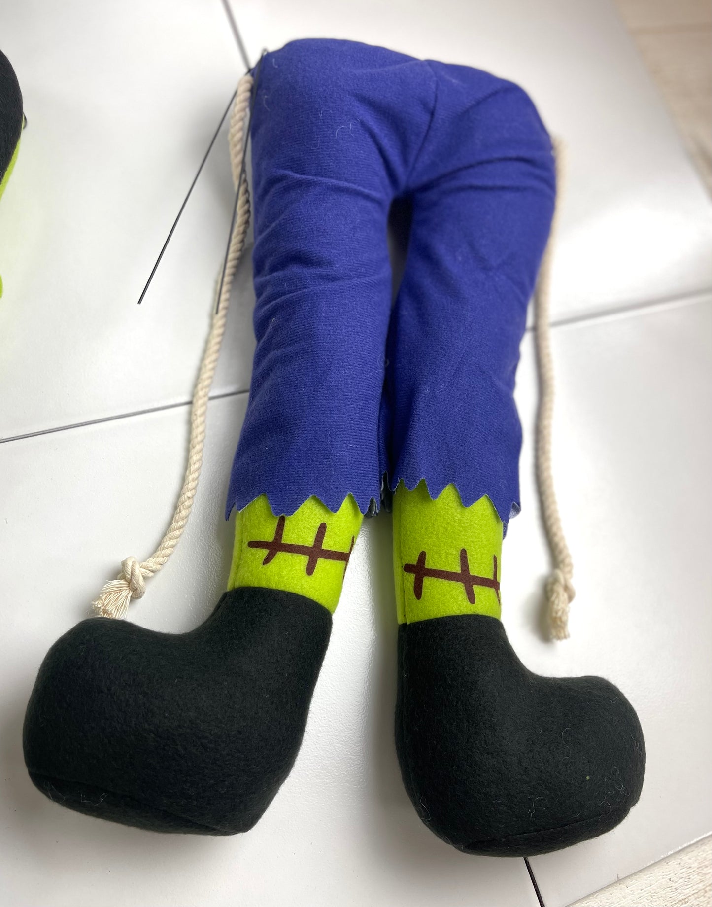 5 Piece Frankenstein Monster Wreath Kit