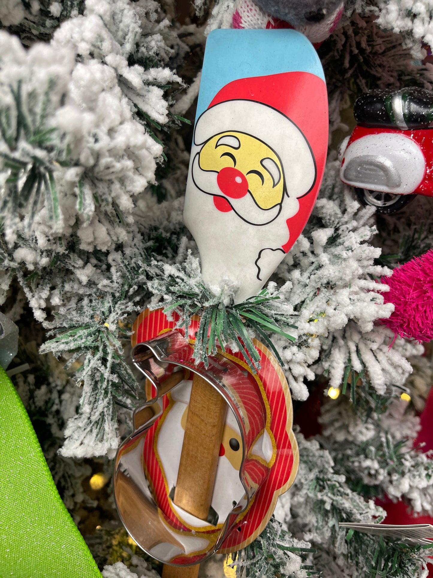 Christmas Spatula with Cookie Cut