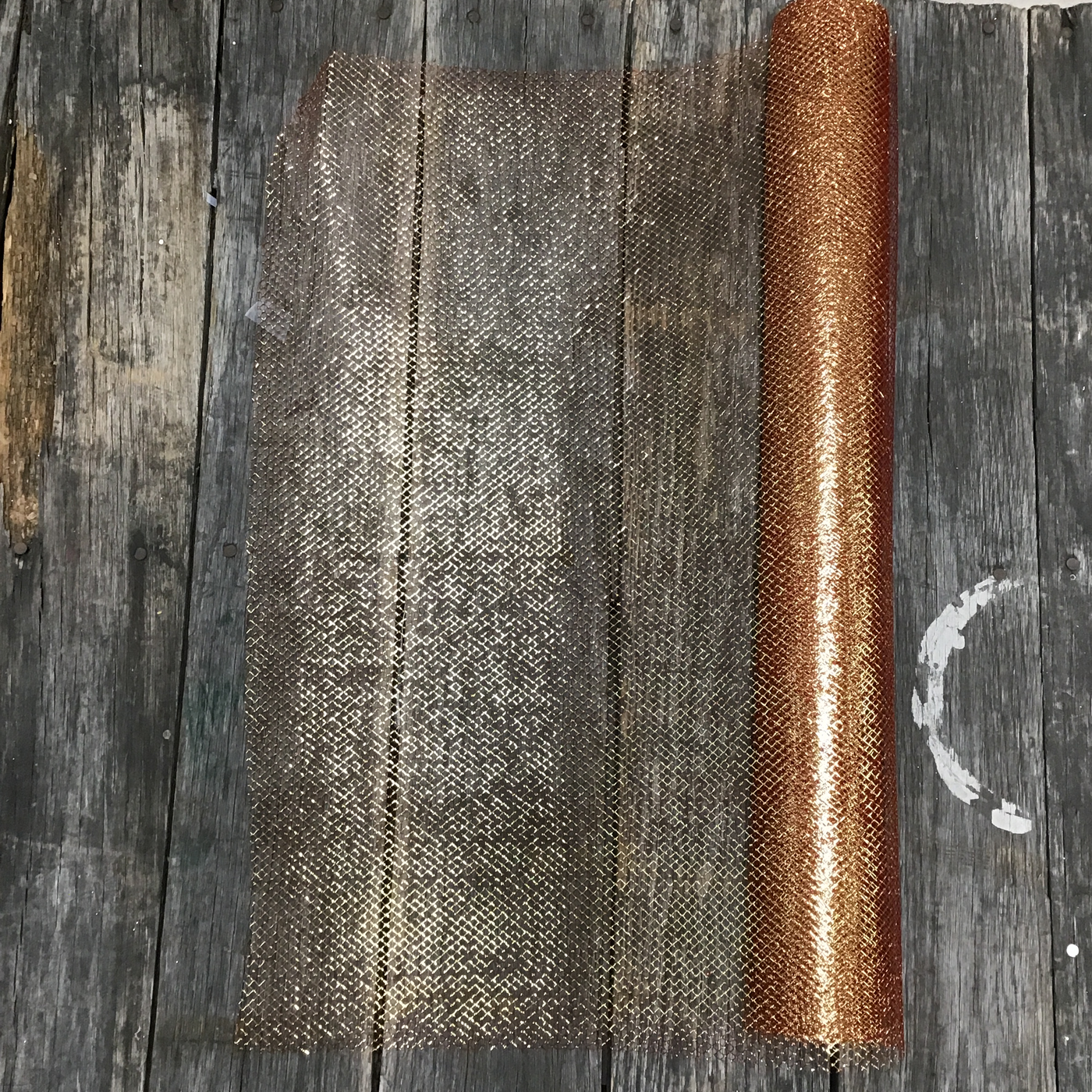 27" x 10 YDS 14KT Red and Gold Glitz Netting