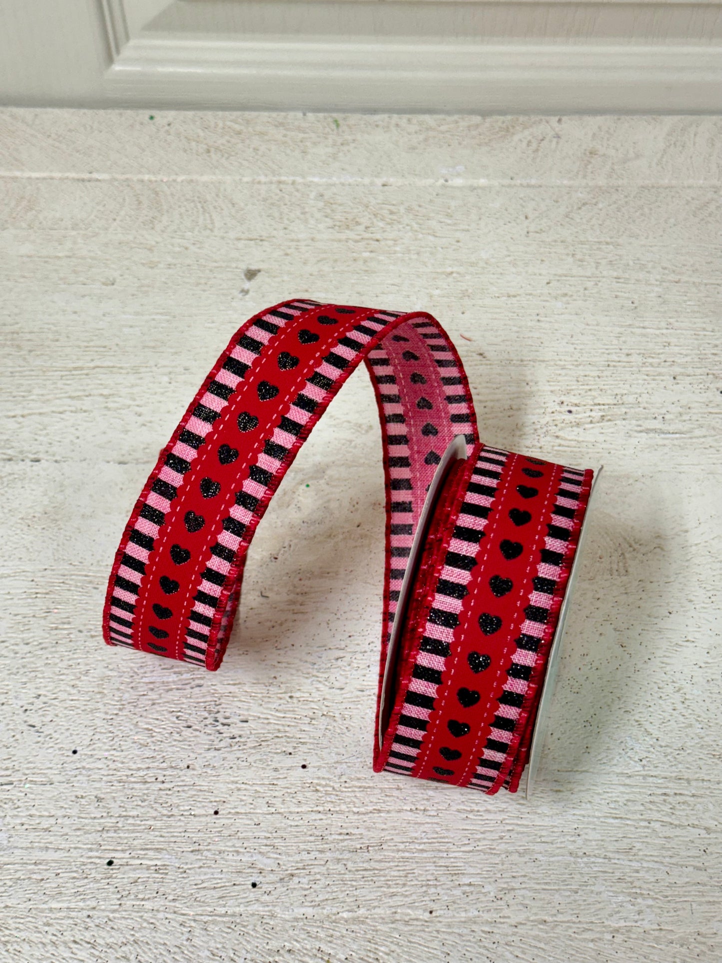 1.5 Inch By 10 Yard Black Red And Pink Scallop Hearts Ribbon