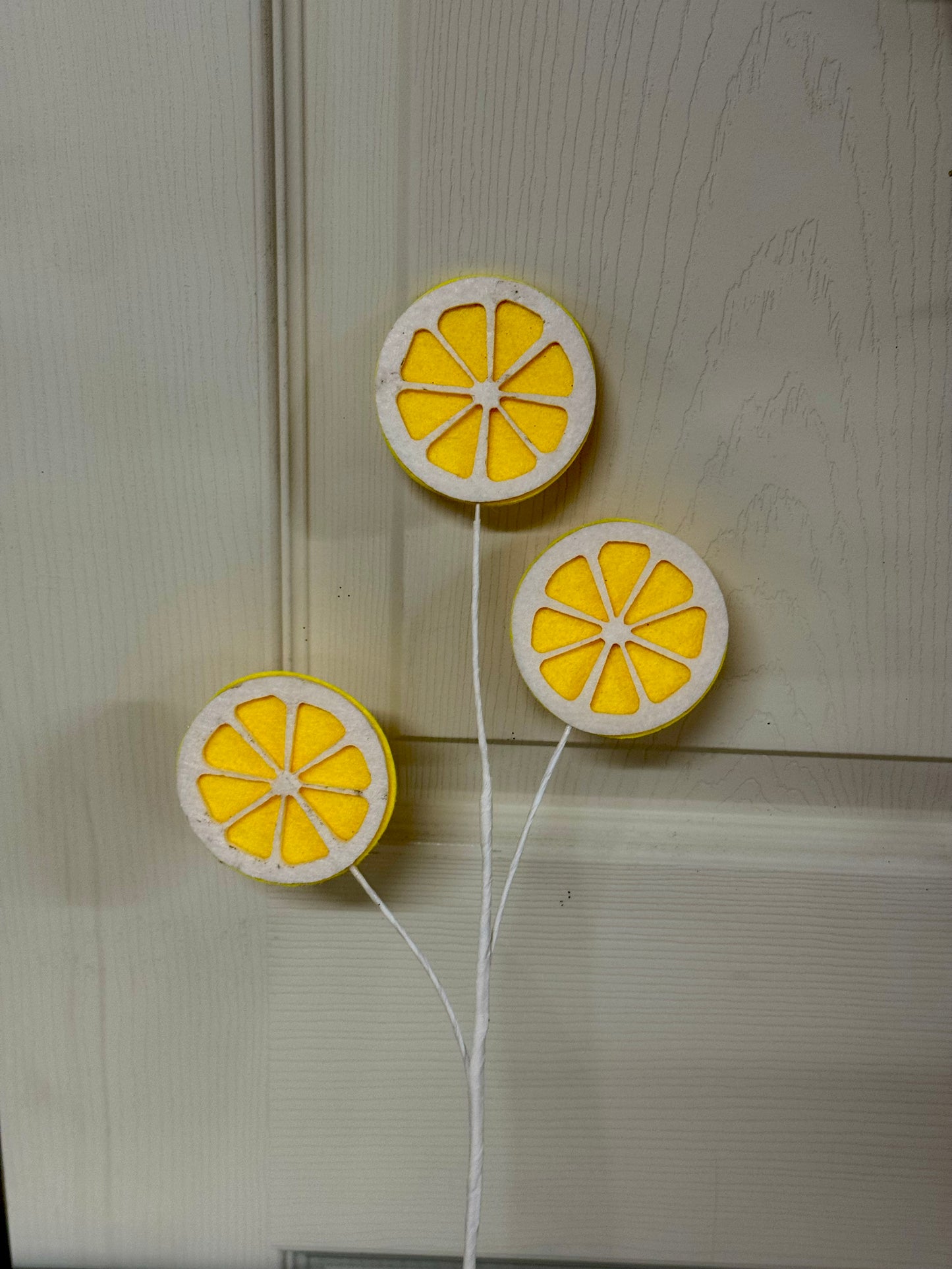16 Inch Yellow And White Lemon Slice Spray