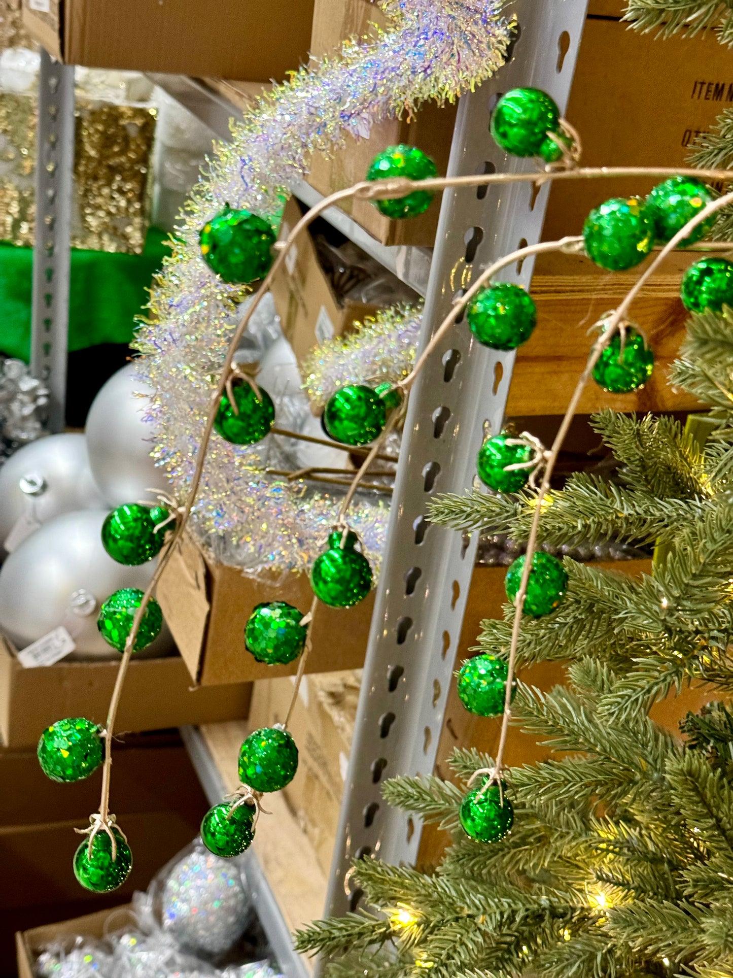 35.5 Inch Green Hanging Ball Spray