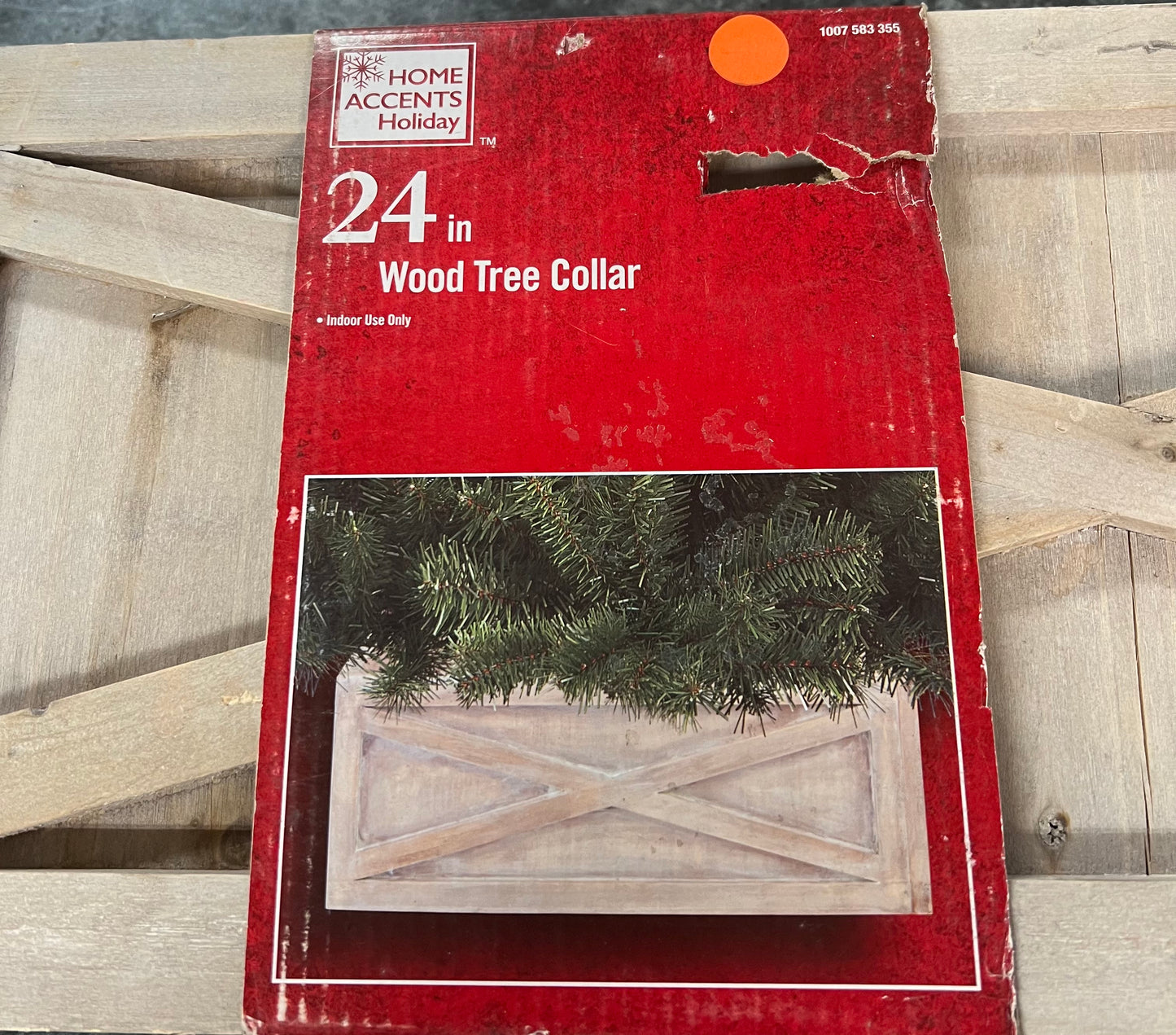 Home Accents Holiday 24in Wood Tree Collar