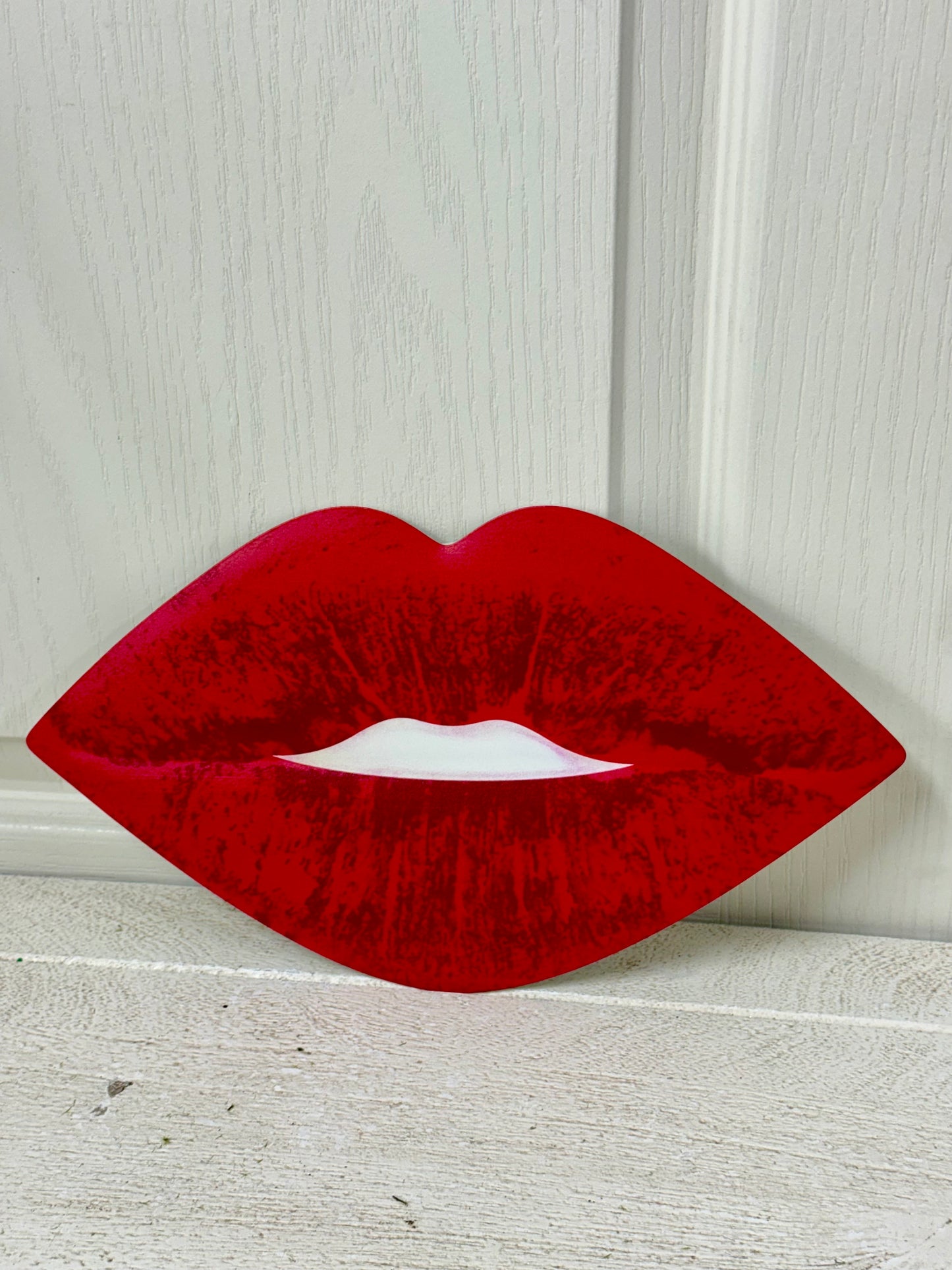 12 Inch Red Metal Embossed Lips Sign
