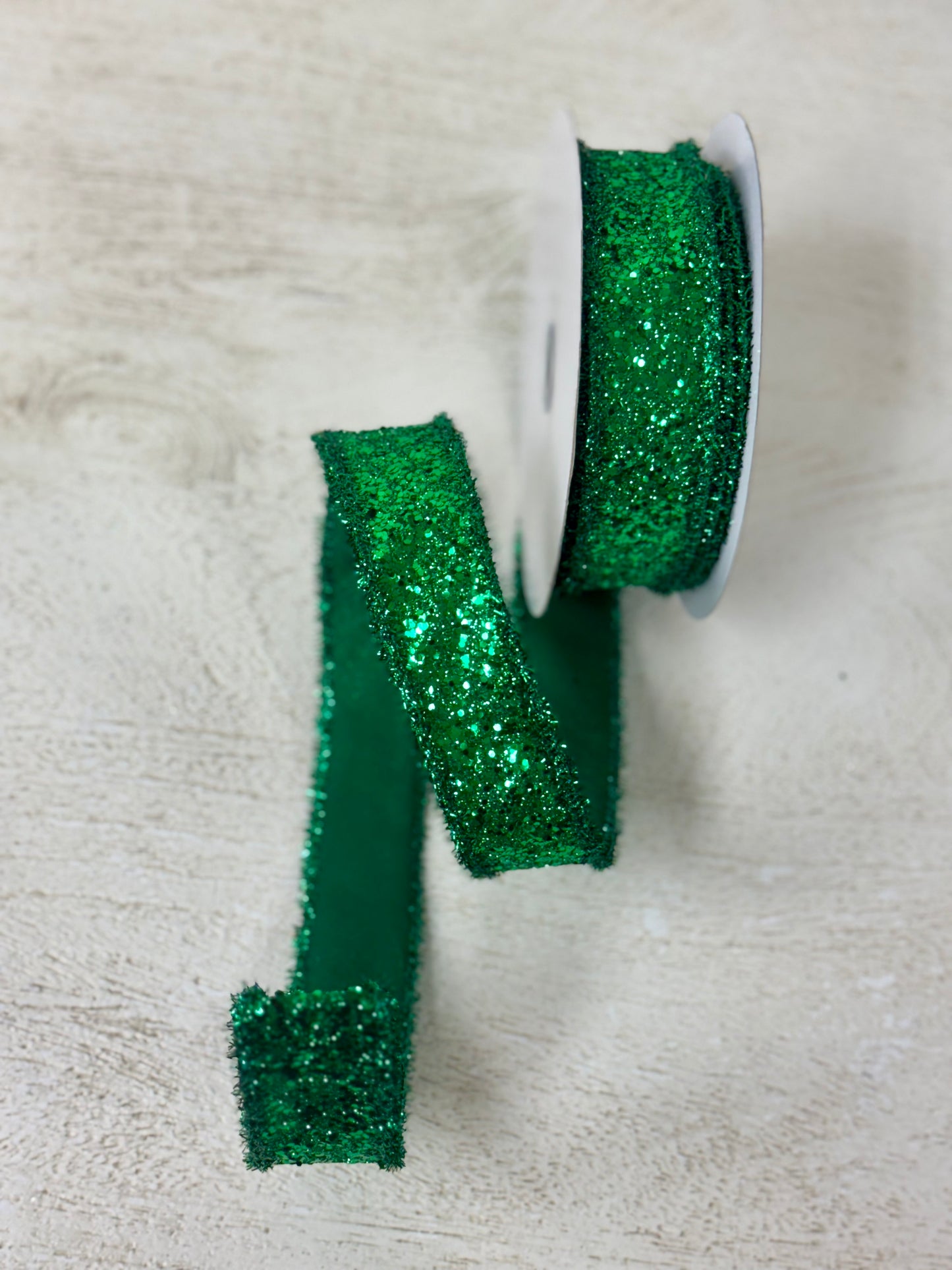 1.5 Inch By 10 Yard Emerald Green Large Glitter With Drift Edges Ribbon