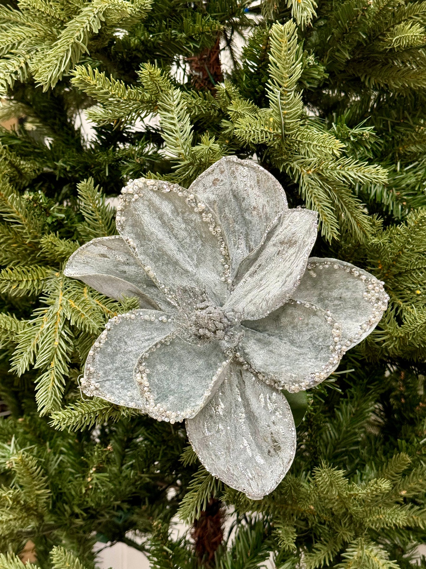 30 Inch Silver Glitter Magnolia Stem