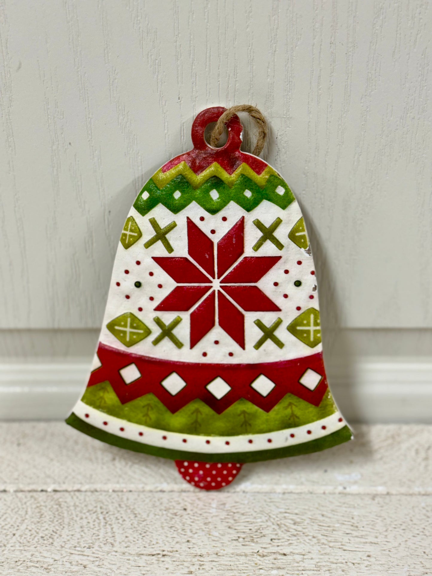 7.48 Inch Red Green And White Wood Engraved Holiday Design Three Styles