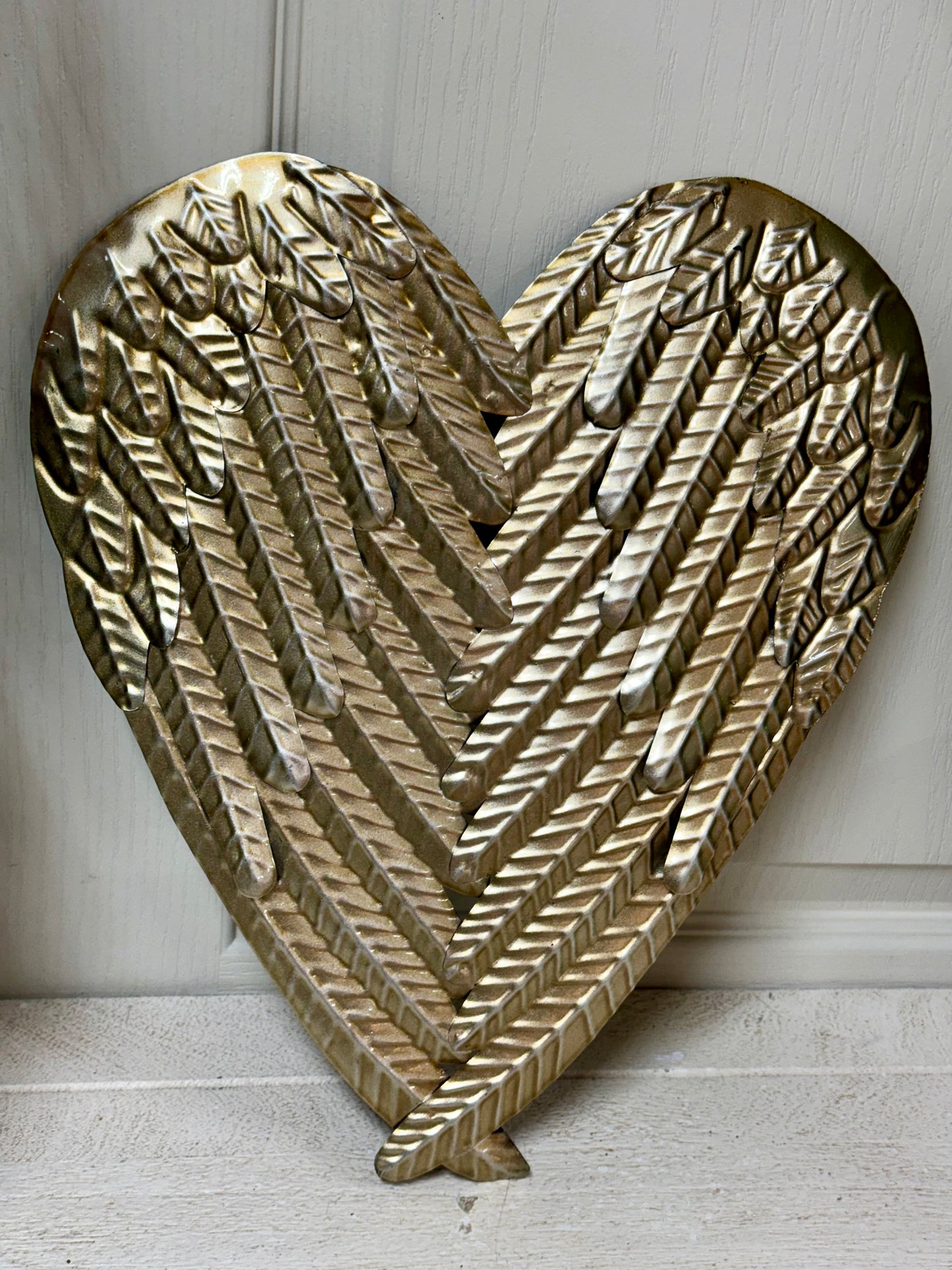 13.75 Inch Gold Tin Angel Wings Heart Sign