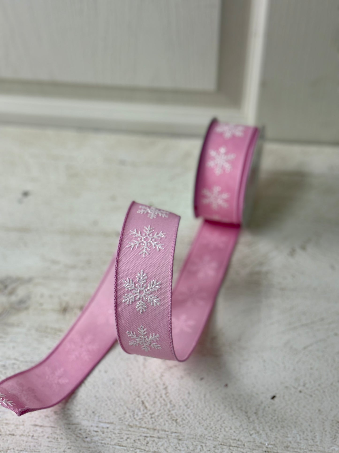 1.5 Inch By 10 Yard Pink And White Snowflake Ribbon