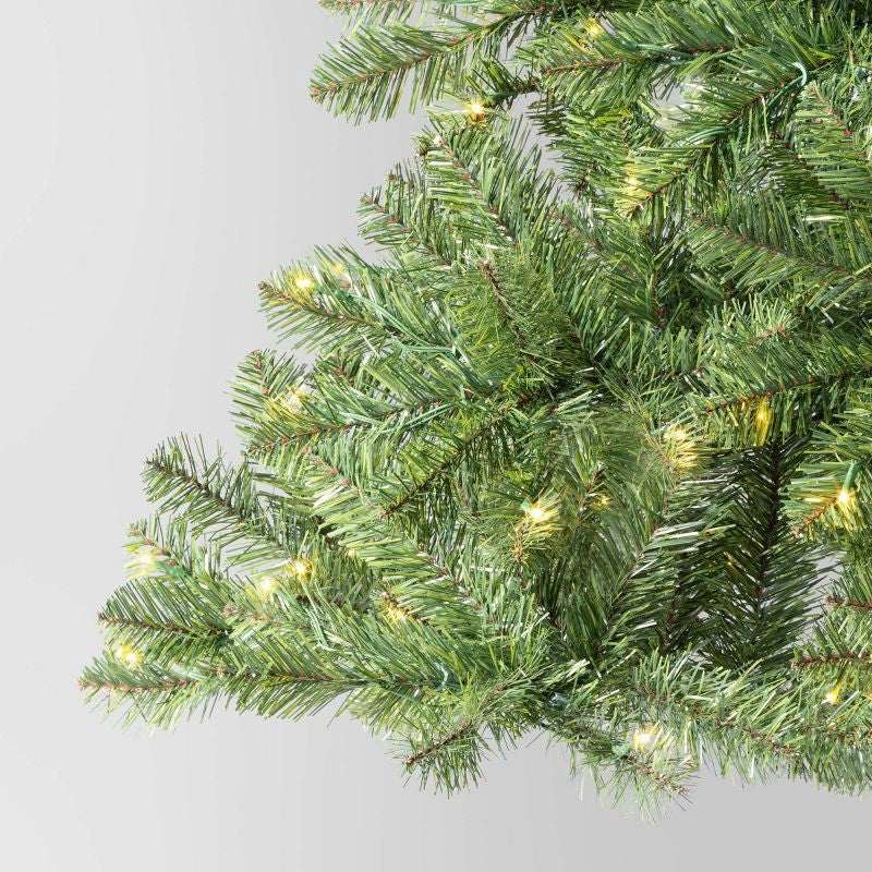 6.5 Foot Wondershop Pre-Lit Alberta Spruce Bi-Color LED Christmas Tree *OPEN BOX*