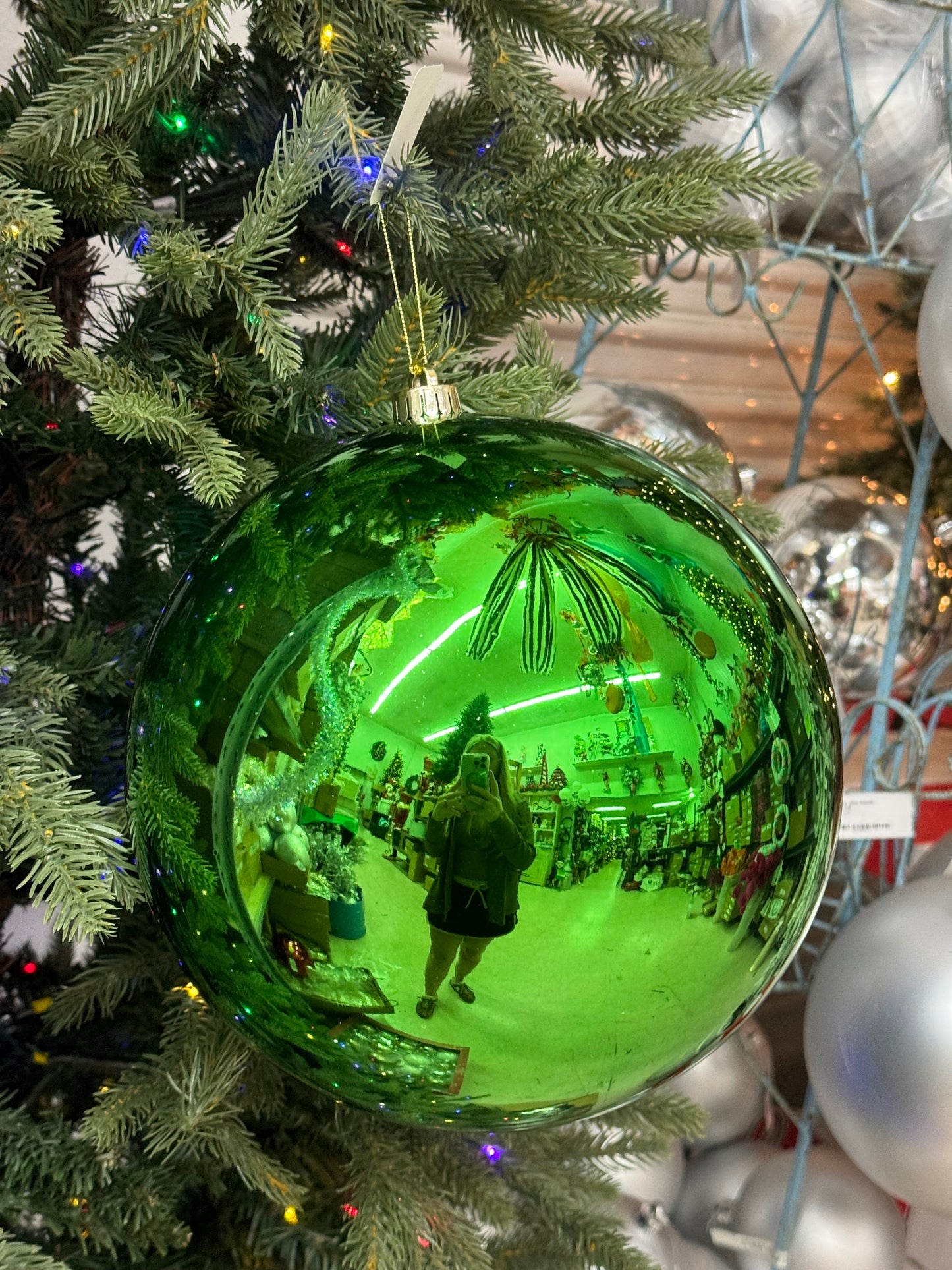 10 Inch Shiny Green Smooth Ornament Ball