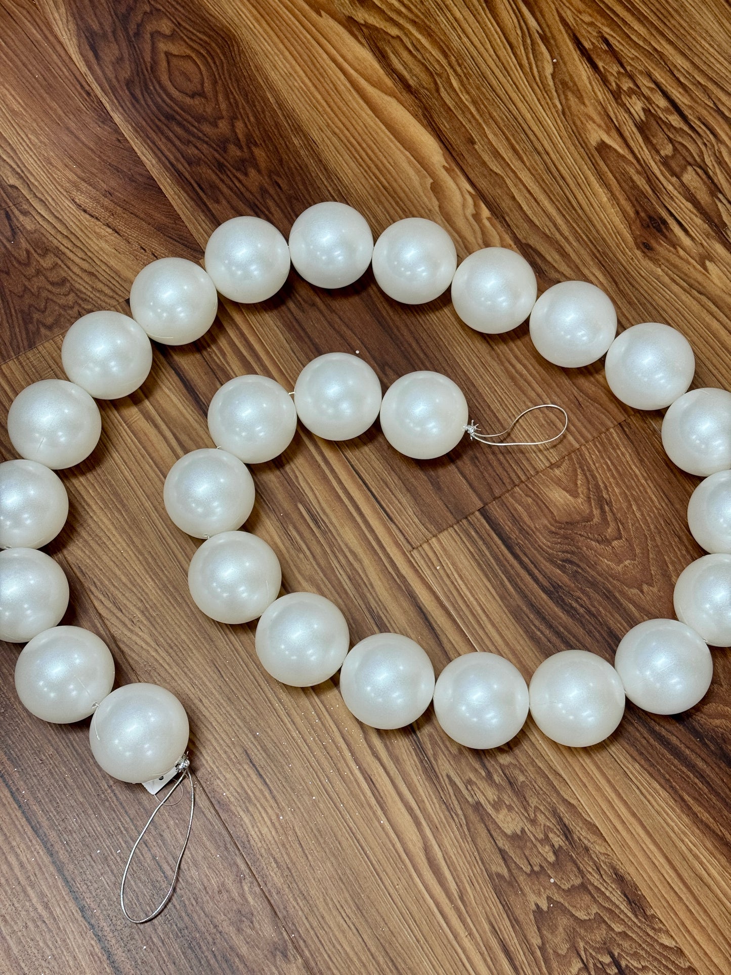 6 Foot White Medium Pearl Garland