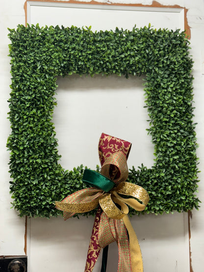 25 Inch Boxwood Square Wreath