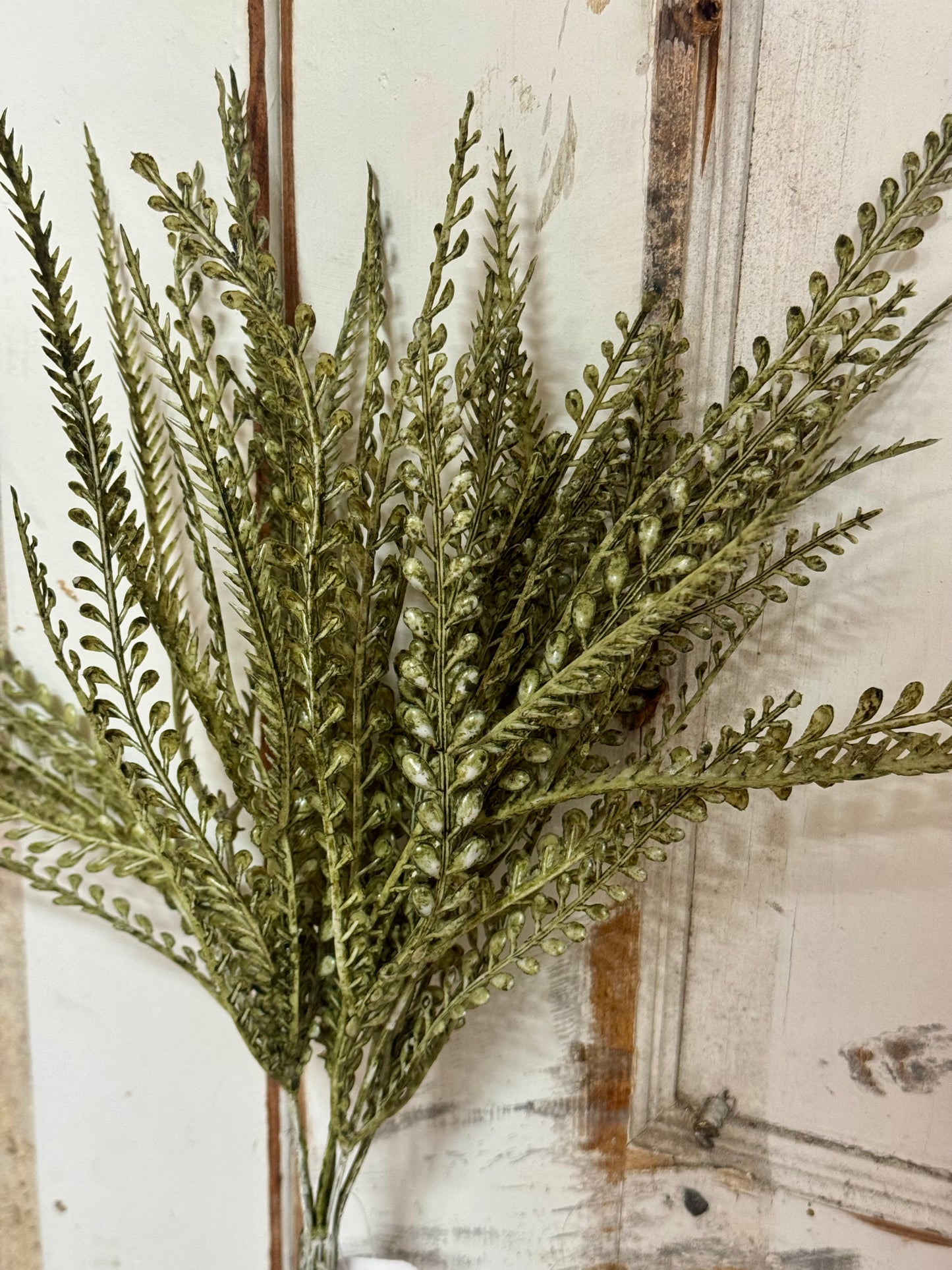 17.5 Inch Moss Green And White Wash Bead Grass Bush