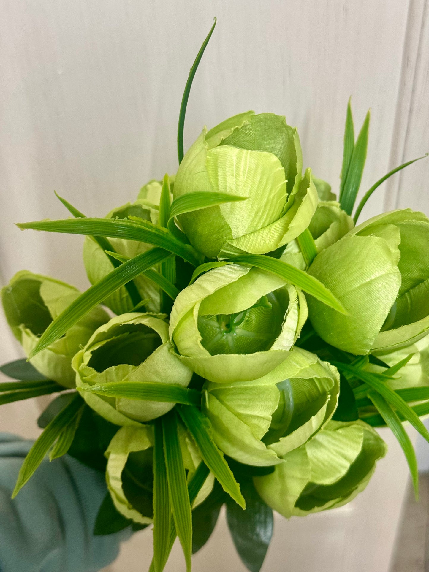 19 Inch Green Tulip Floral Bush