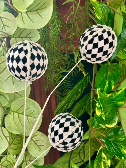 28.25 Inch Black And White Harlequin Ball Spray