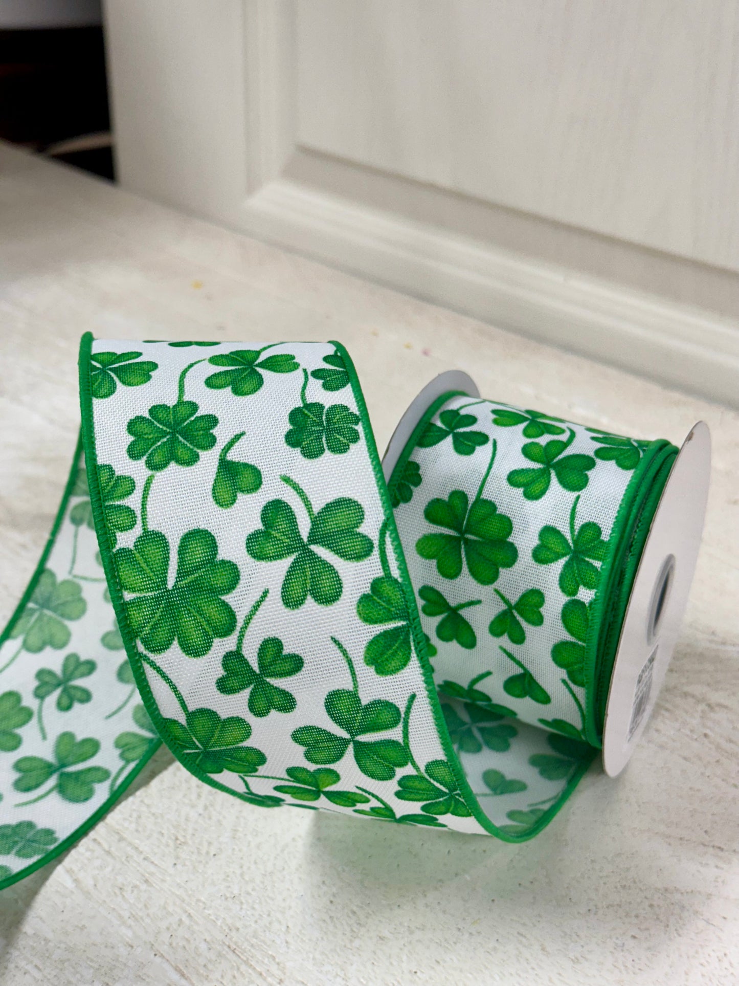 2.5 Inch By 10 Yard Green And White Shamrocks Ribbon