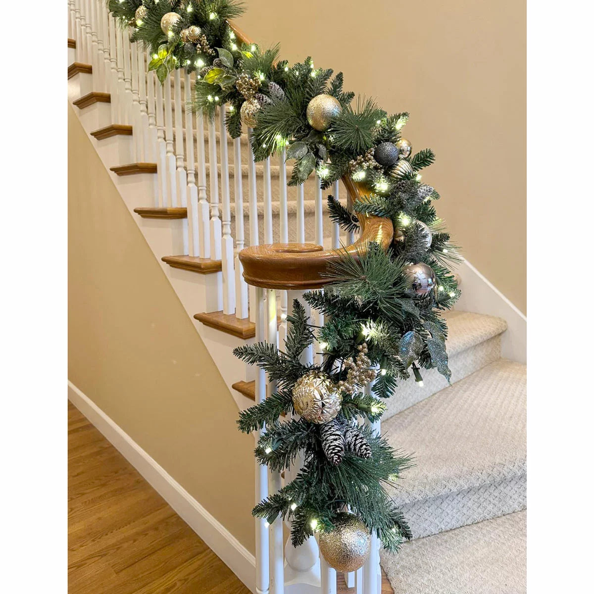 9 Foot Pre-lit Christmas Artificial Garland With Twinkling LED Lights