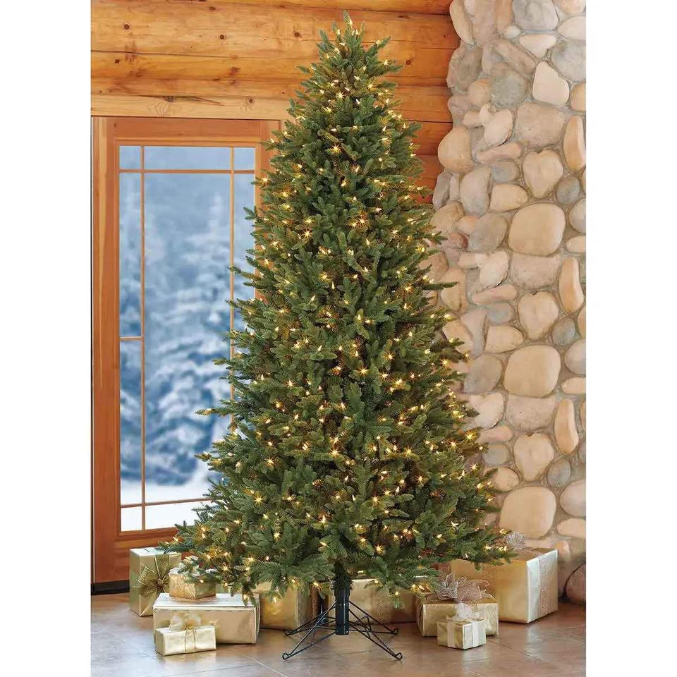 7.5 Foot Pre-Lit Aspen Surebright Christmas Tree with 700 LED Lights *OPEN BOX*