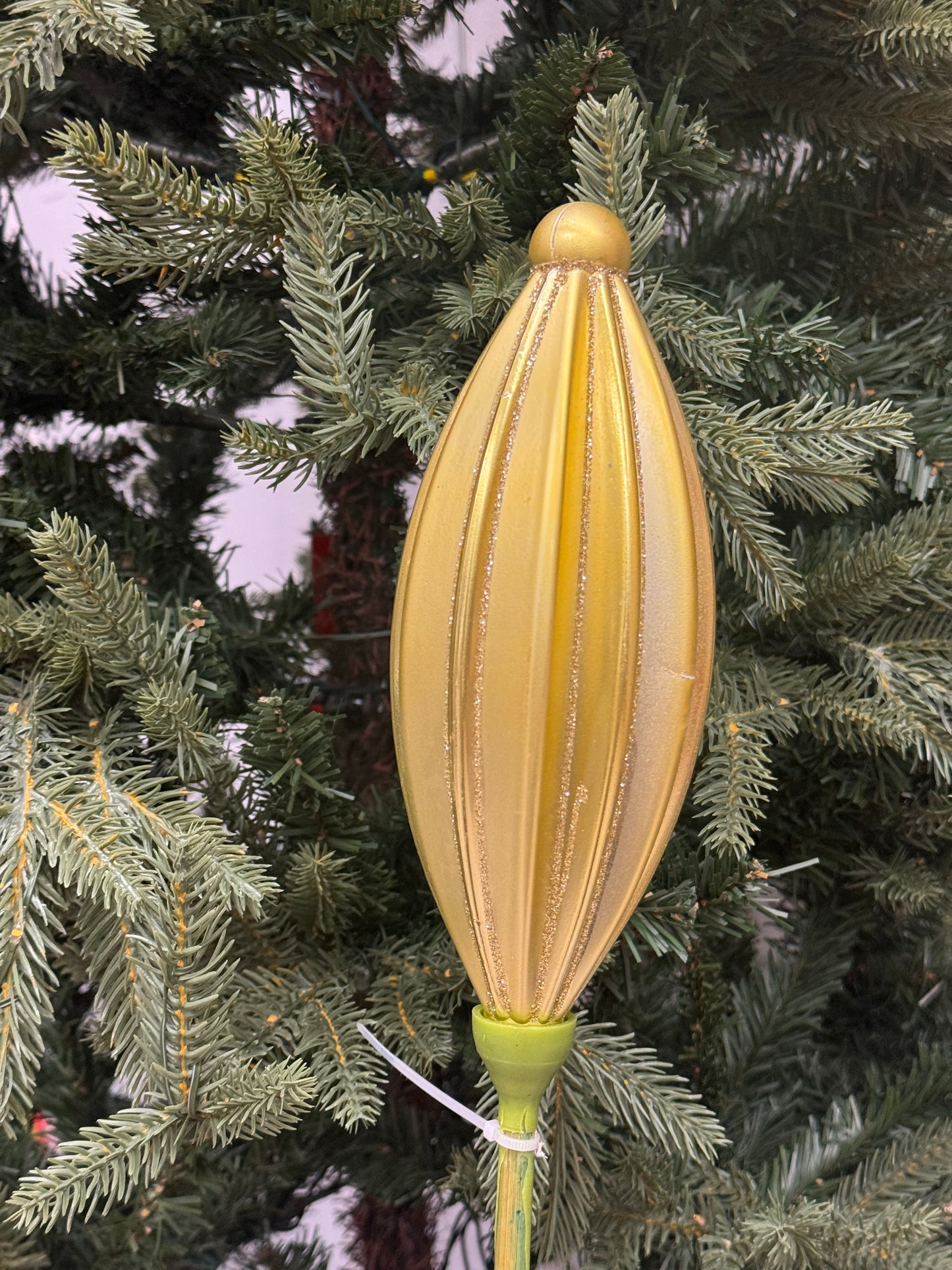 7.75 Inch Matte Gold Finial On Pick