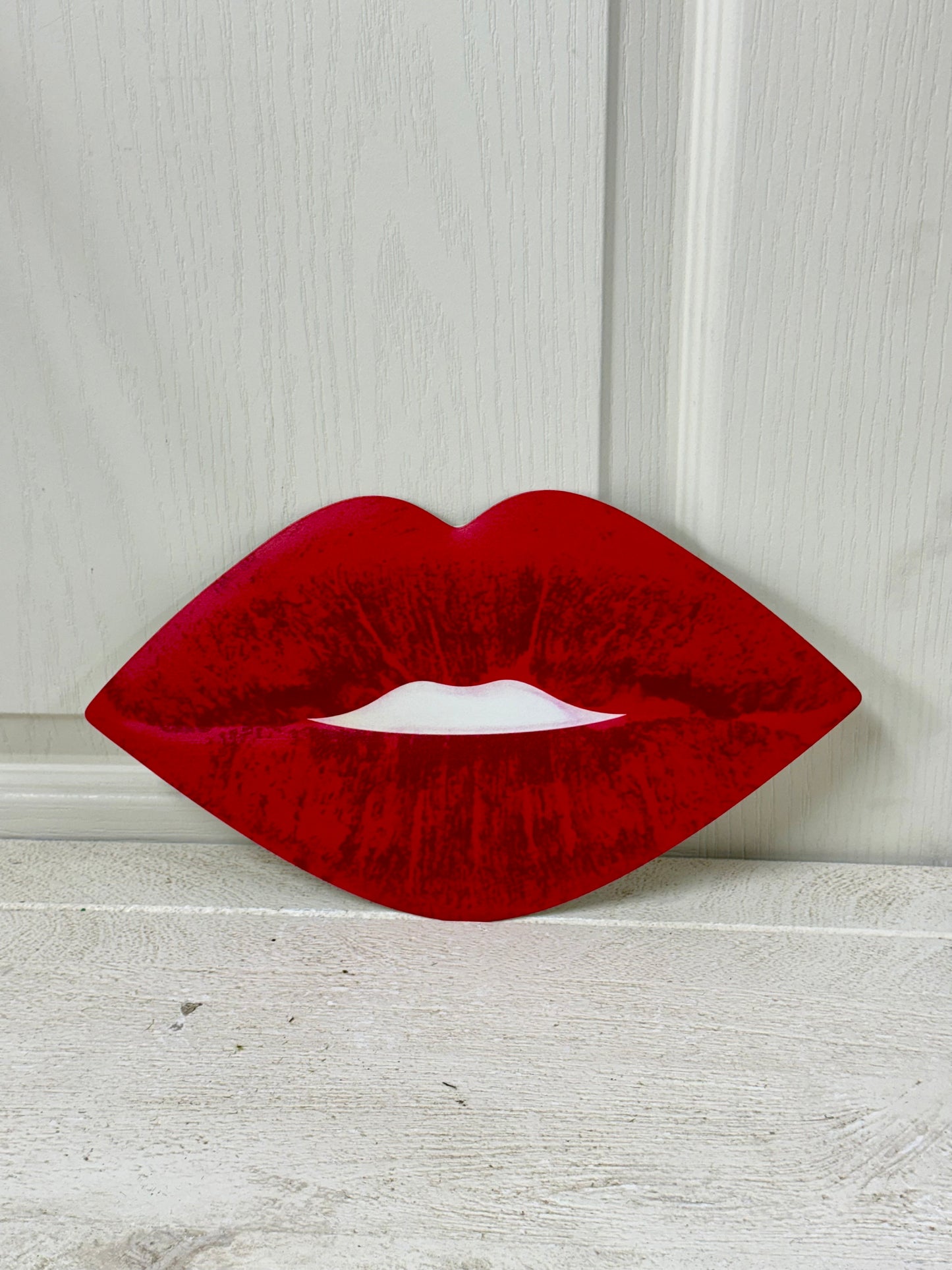 12 Inch Red Metal Embossed Lips Sign