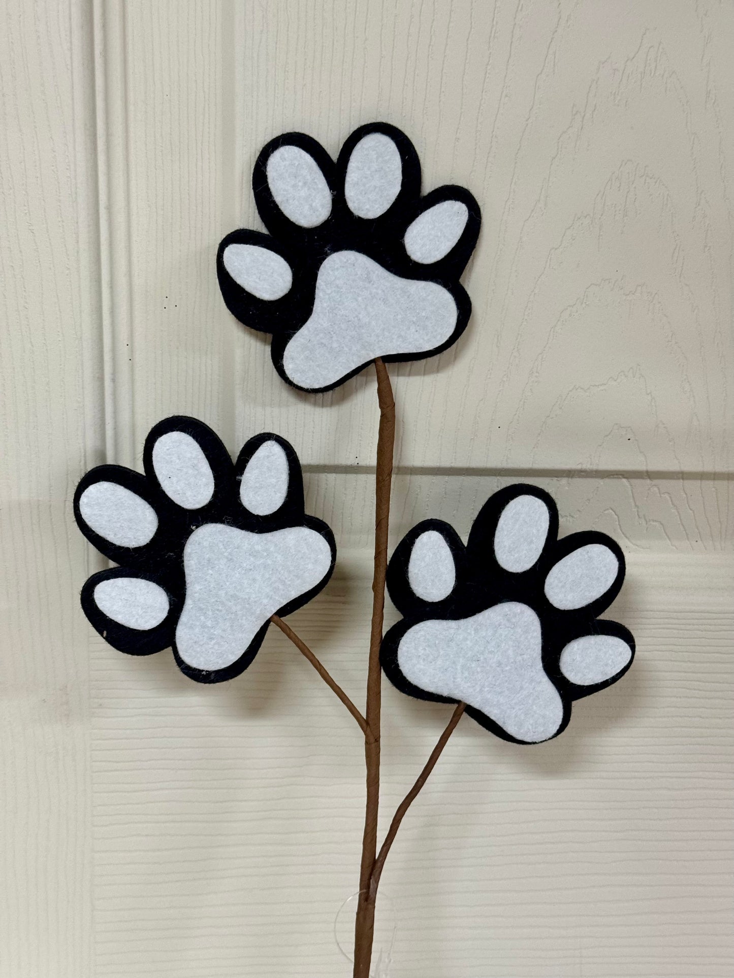 13.5 Inch Black And White Felt Pawprint Spray