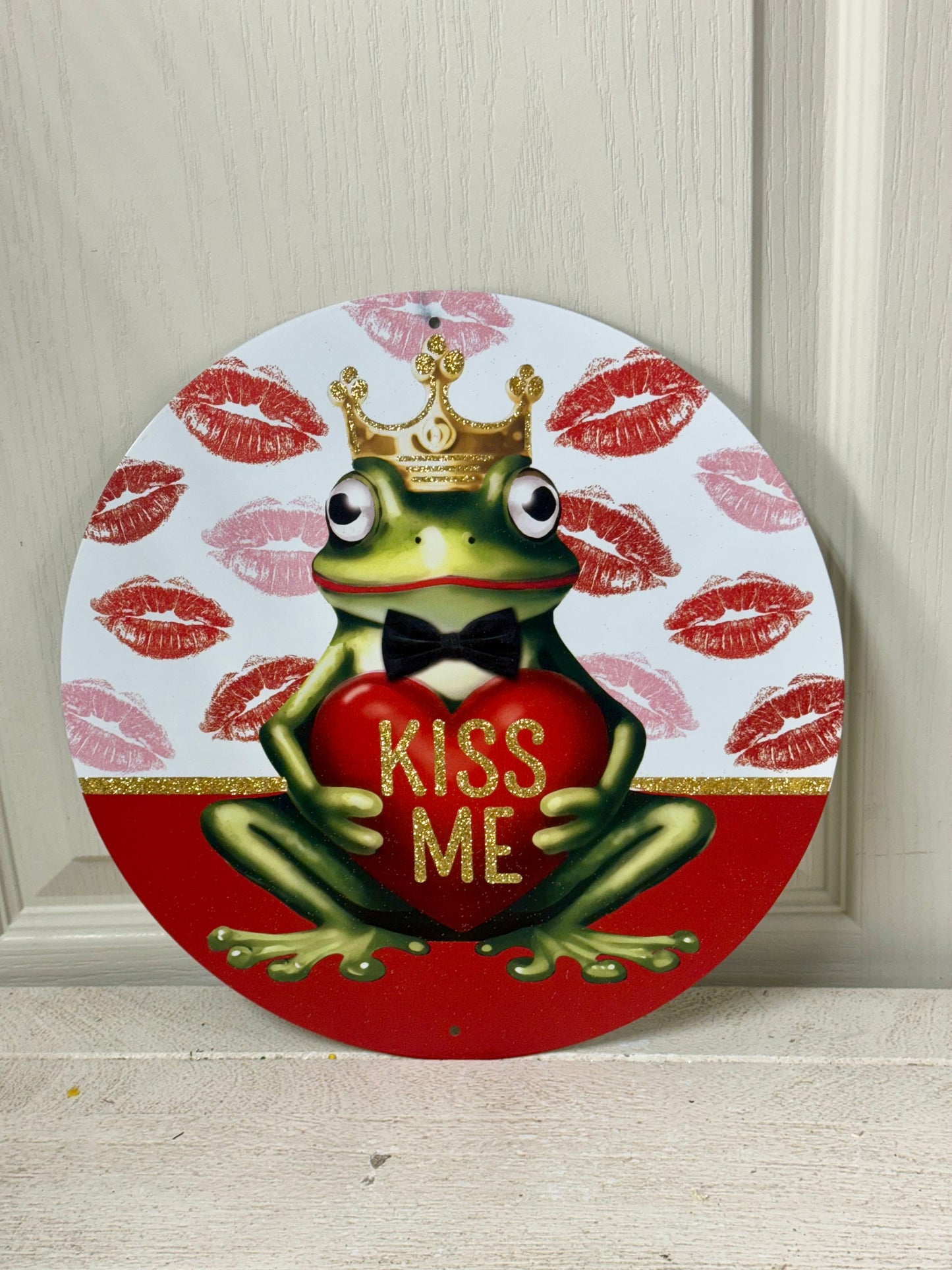12 Inch Kiss Me Valentines Frog Metal Sign