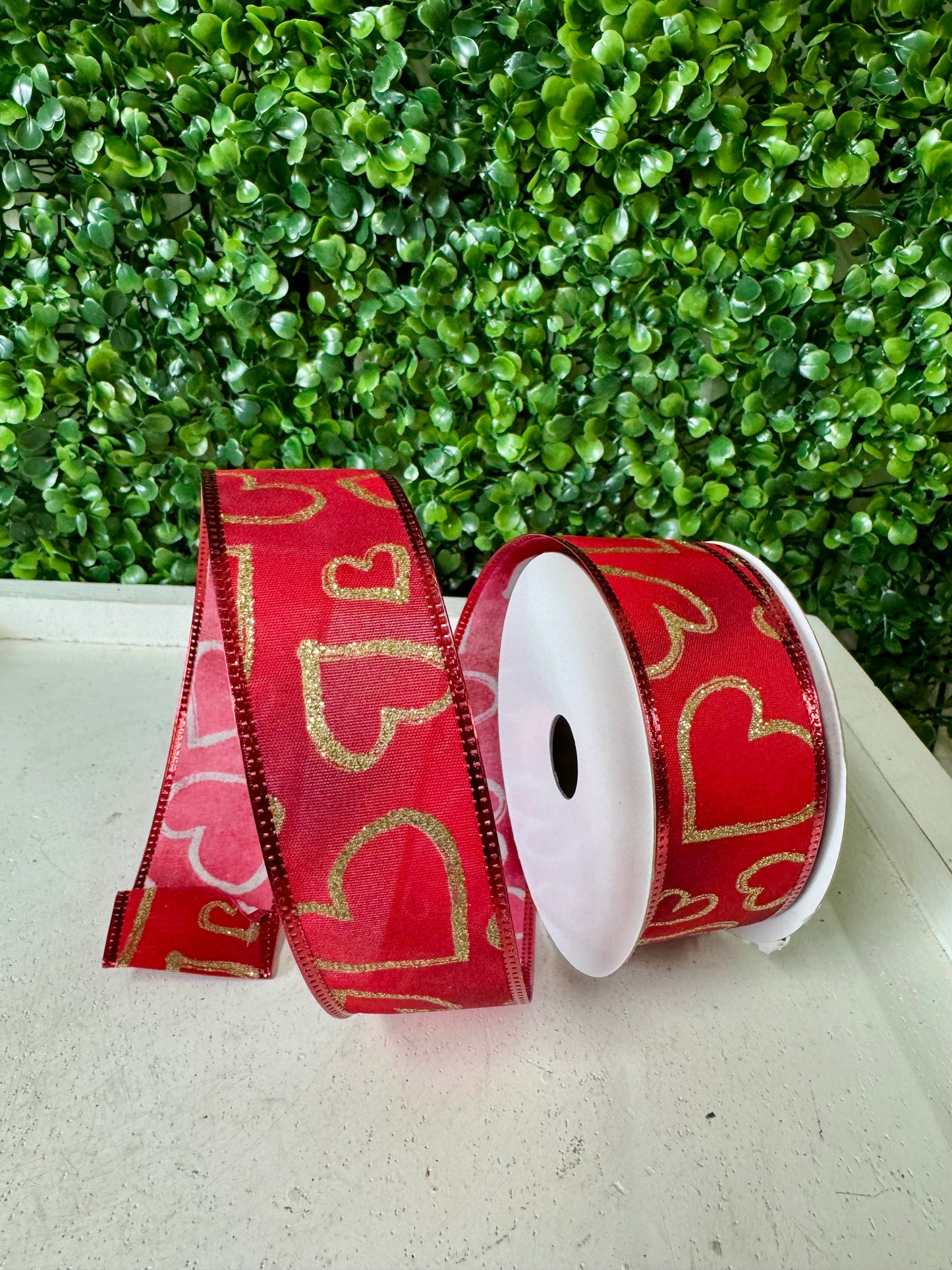 1.5 Inch By 10 Yard Gold Glitter Hearts On Red Ombre Background Ribbon