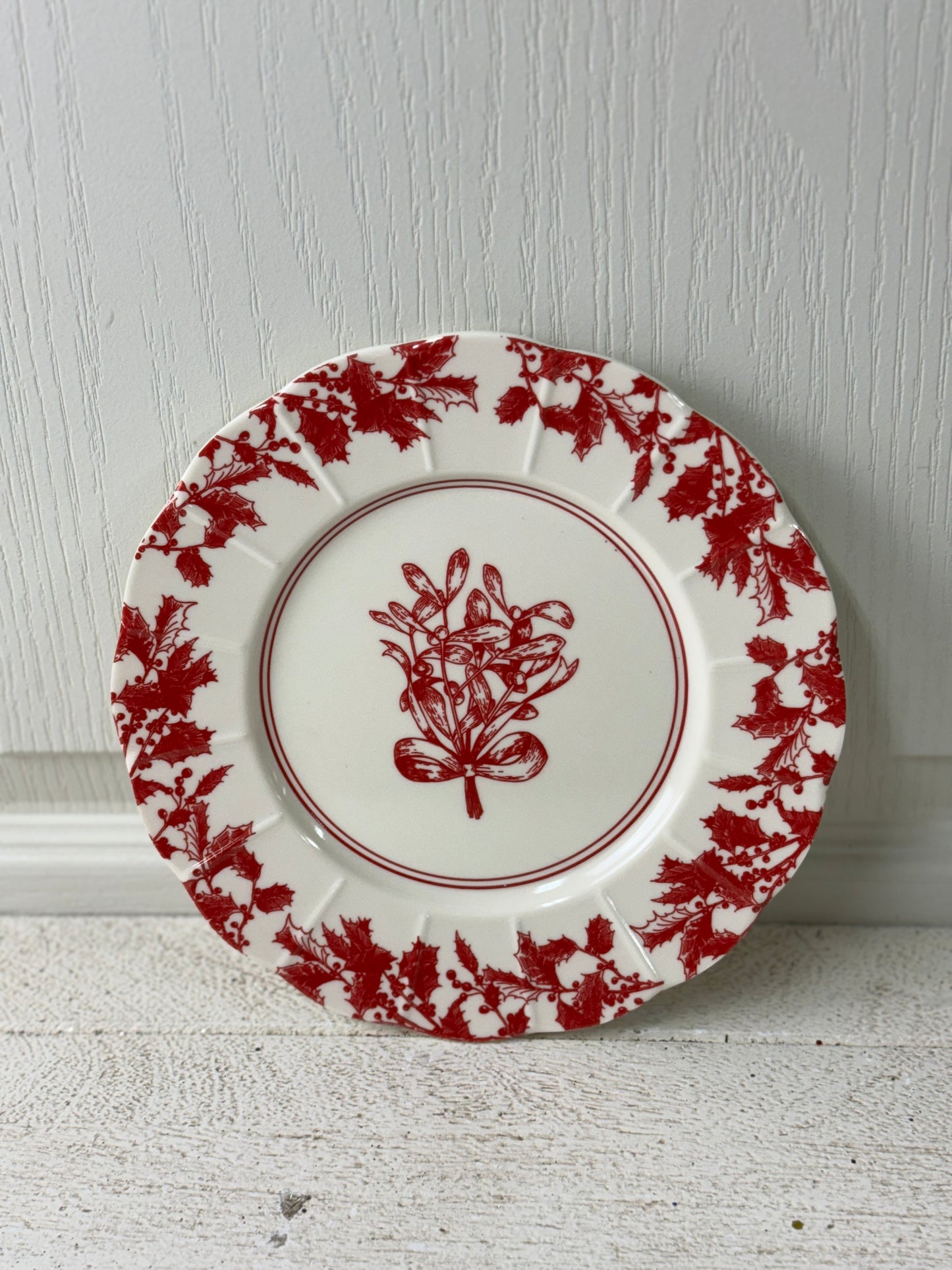 8 Inch Red Scalloped Christmas Plate Four Assorted Styles