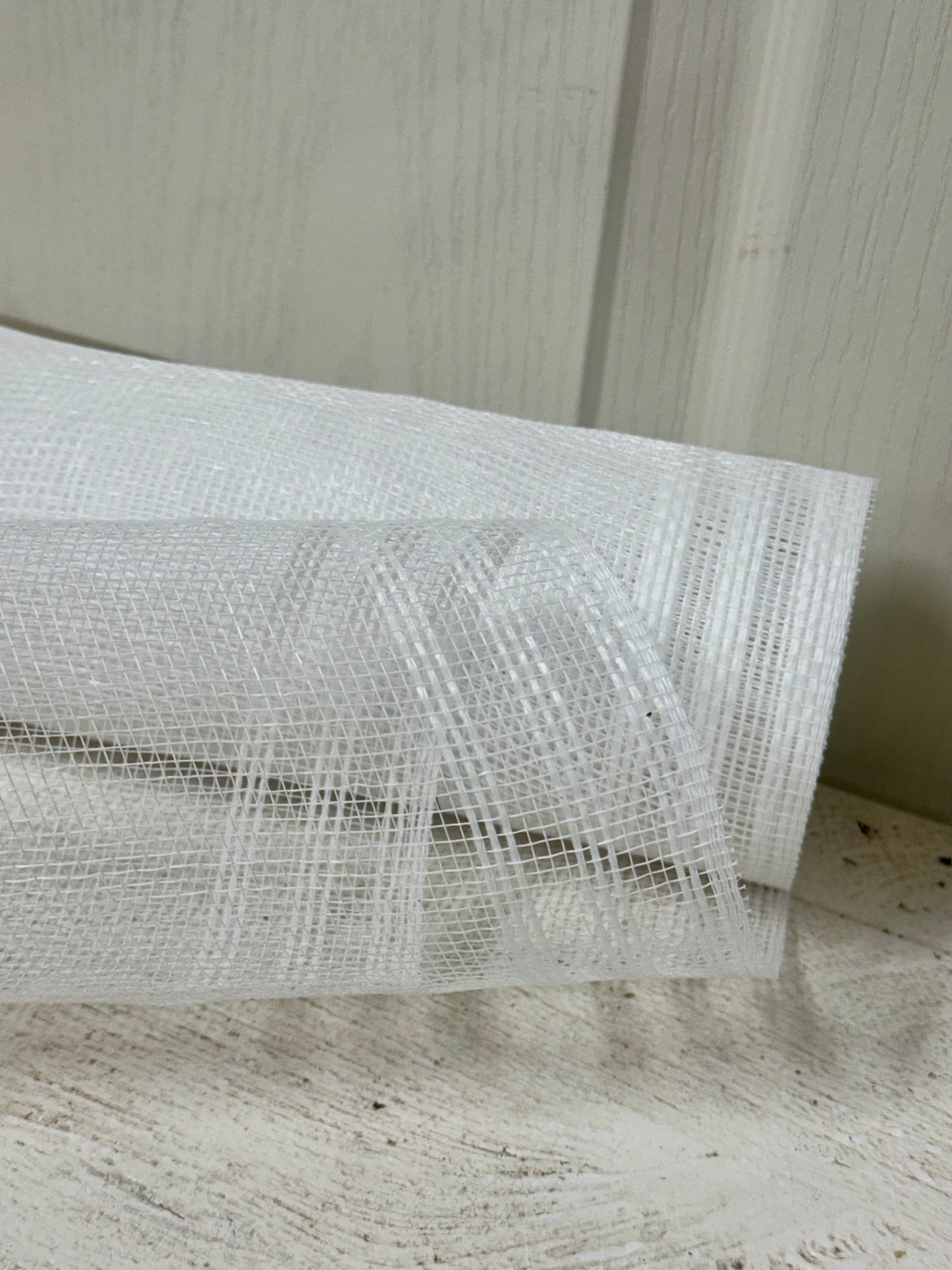 10.25 Inch By 10 Yard White Faux Jute Border Stripe Mesh