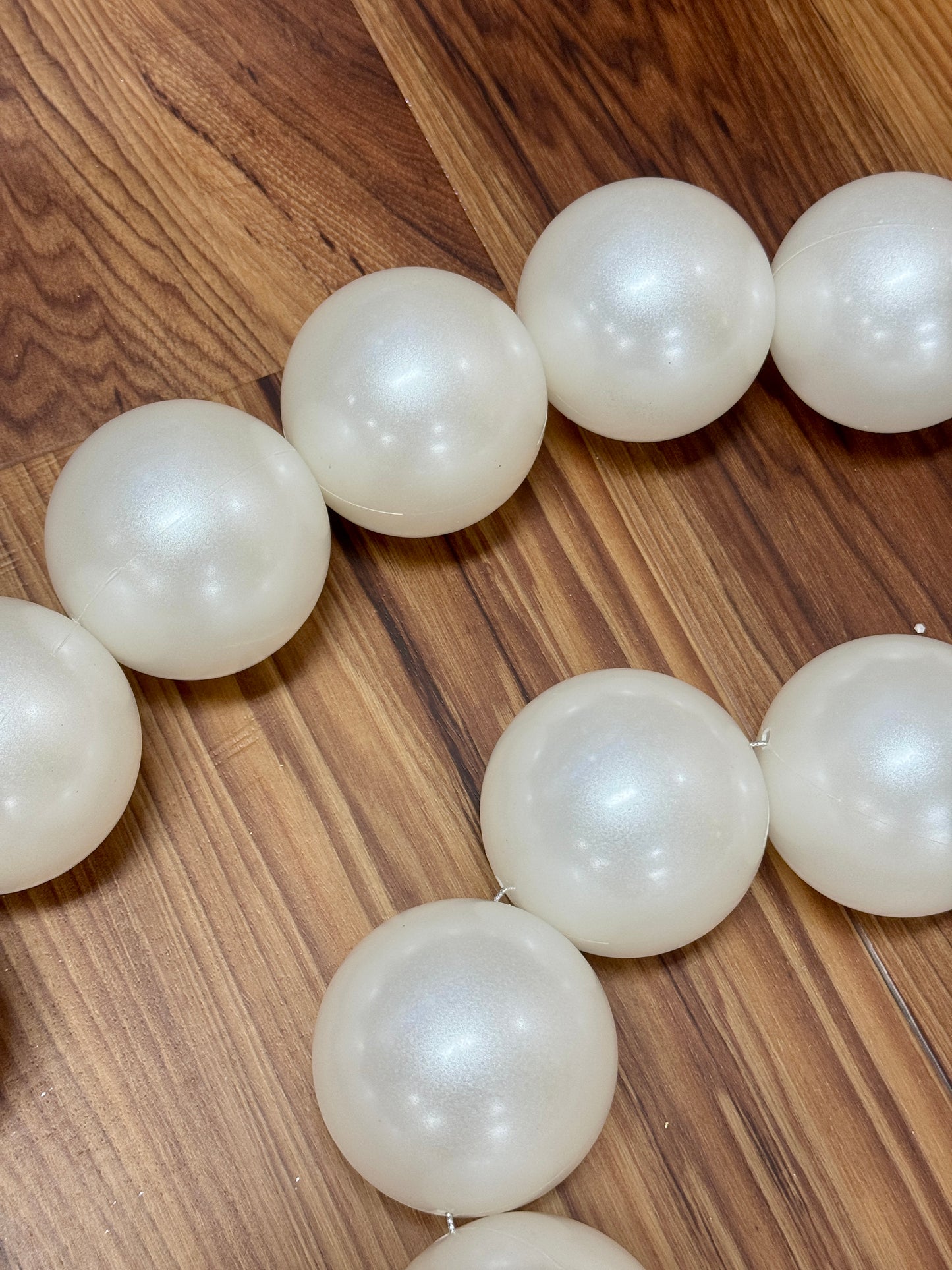 6 Foot White Medium Pearl Garland