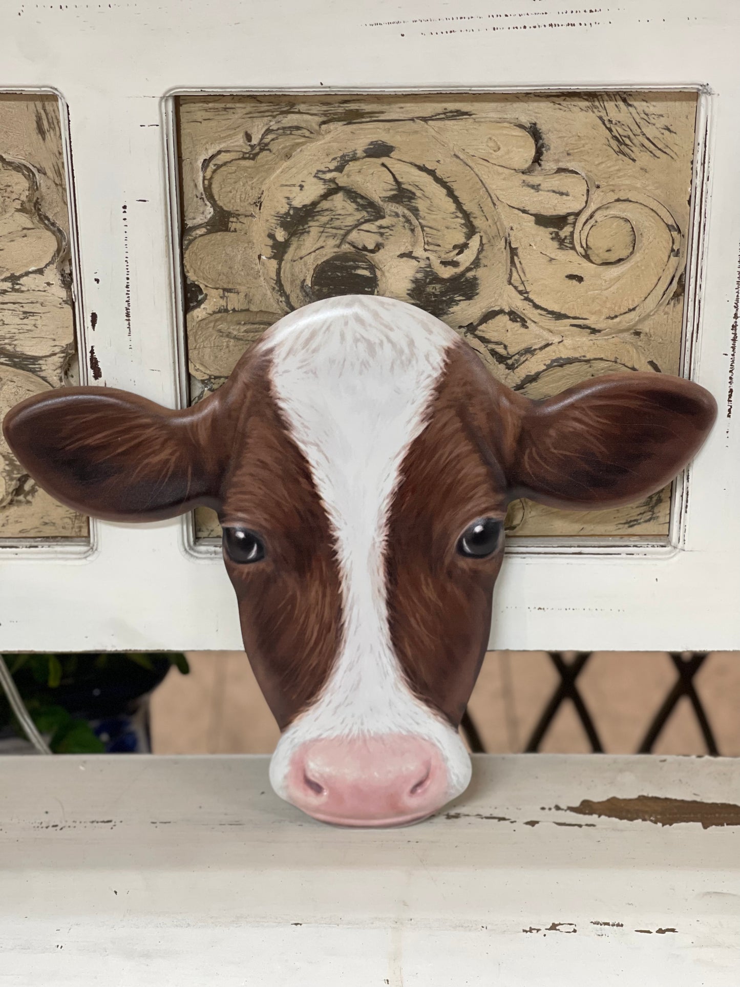 Metal Brown And White Cow Head Sign