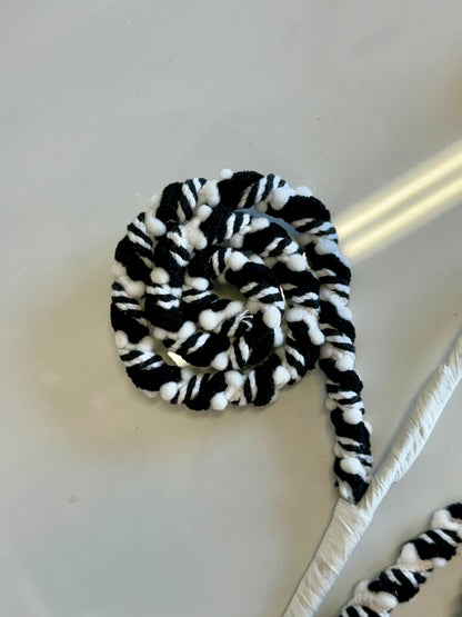 29 Inch Black And White Chenille Curly Spray