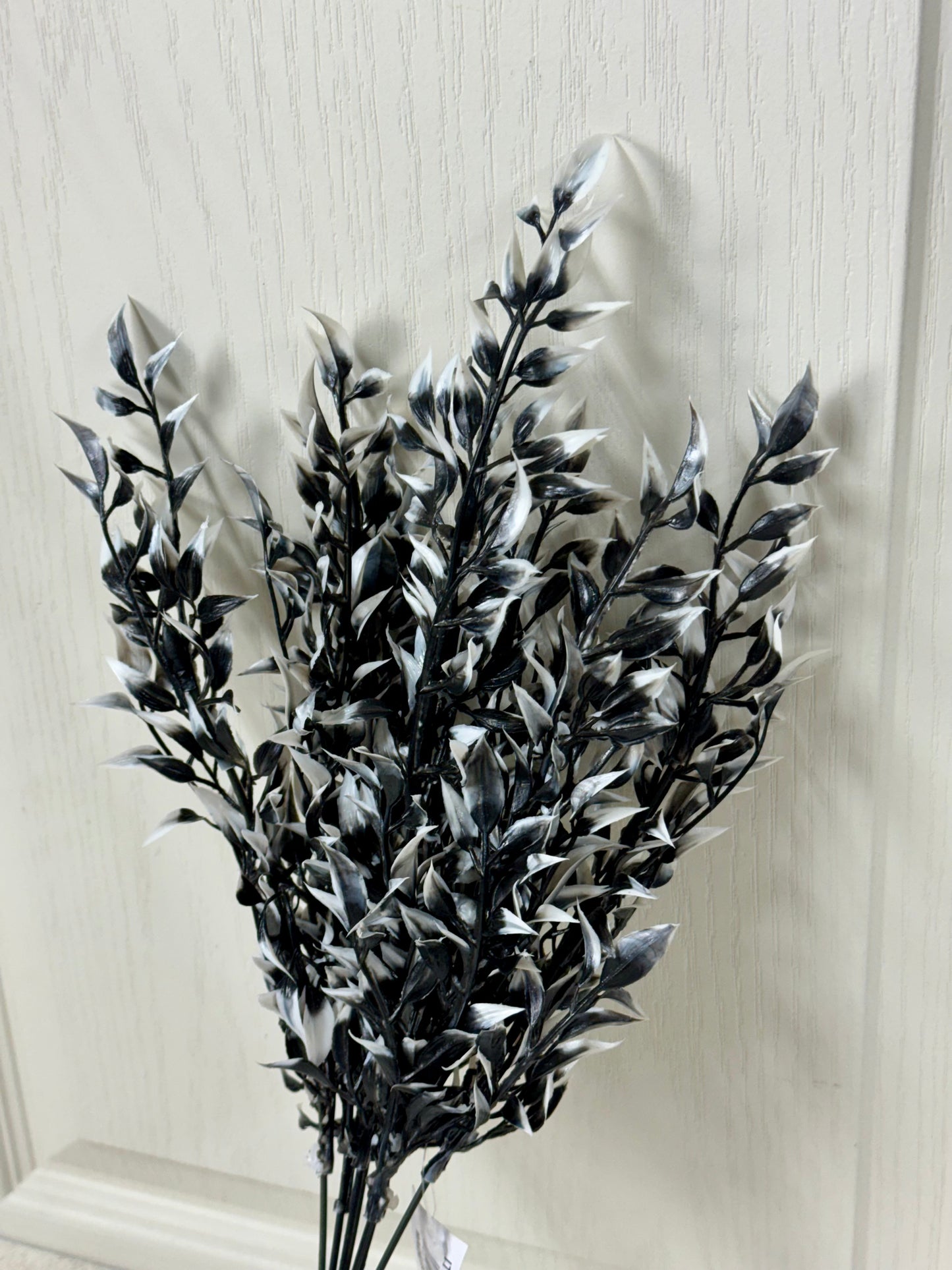 17.25 Inch Black And White Plastic Leaf Bush