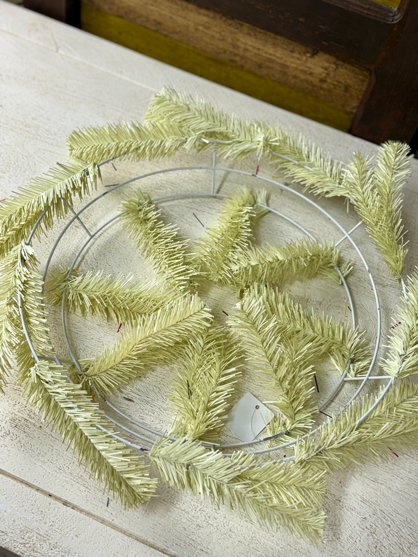 15 Inch Wire, 25 Inch Oad Work Wreath Cream
