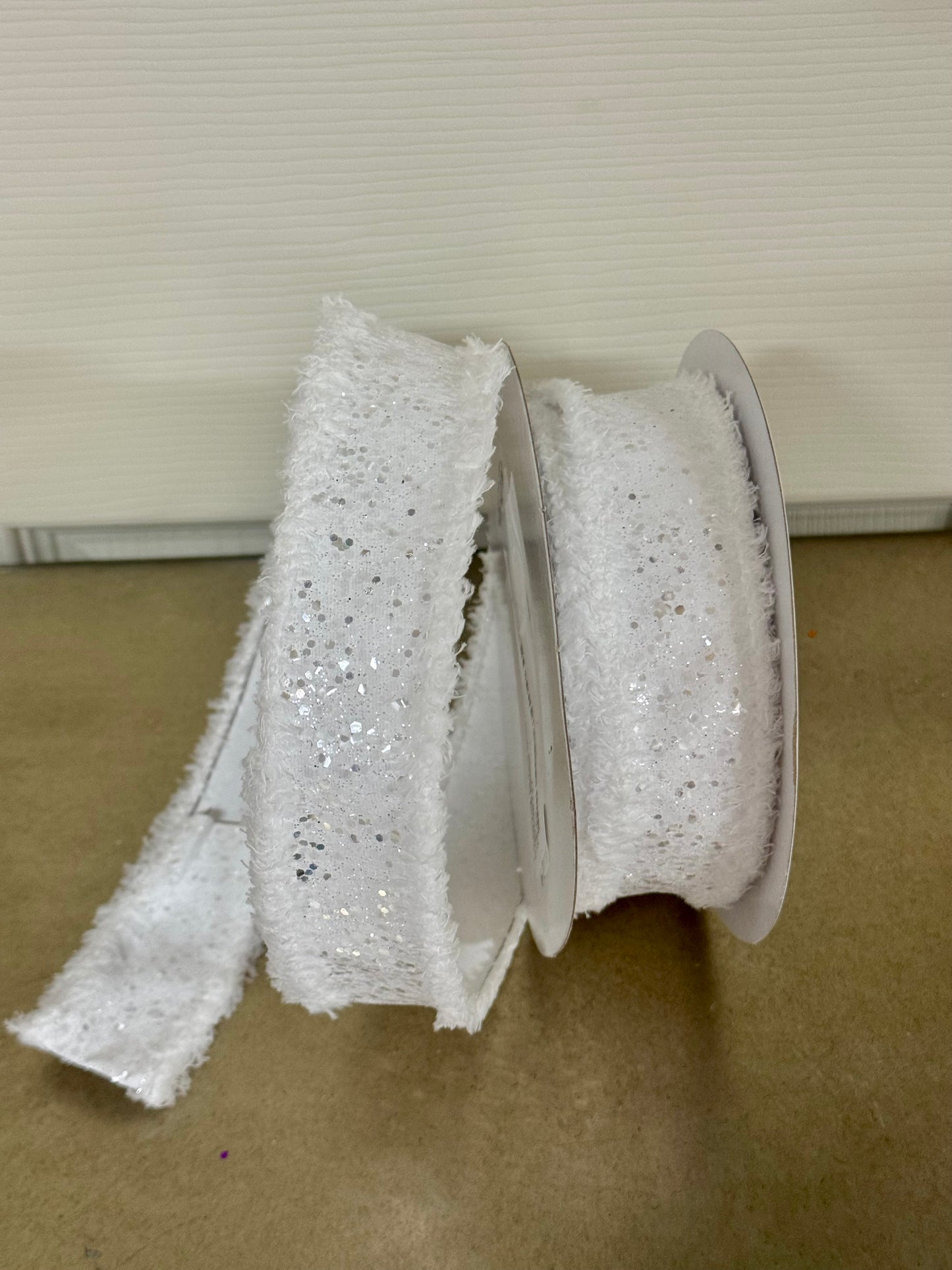 1.5 Inch By 10 Yard White Large Glitter Drift Ribbon