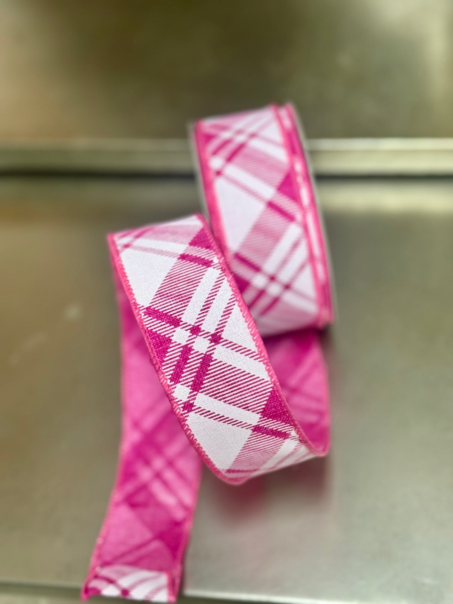 1.5 Inch By 10 Yard Fuchsia And White Diagonal Stripe Ribbon